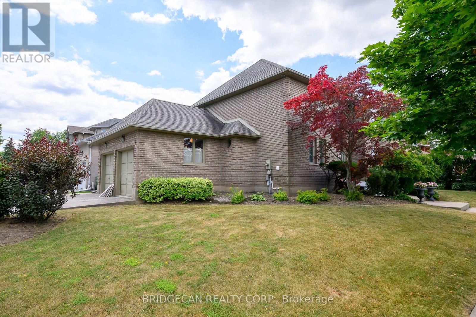 25 Highbury Drive, Hamilton, Ontario  L8J 2T3 - Photo 50 - X12400493