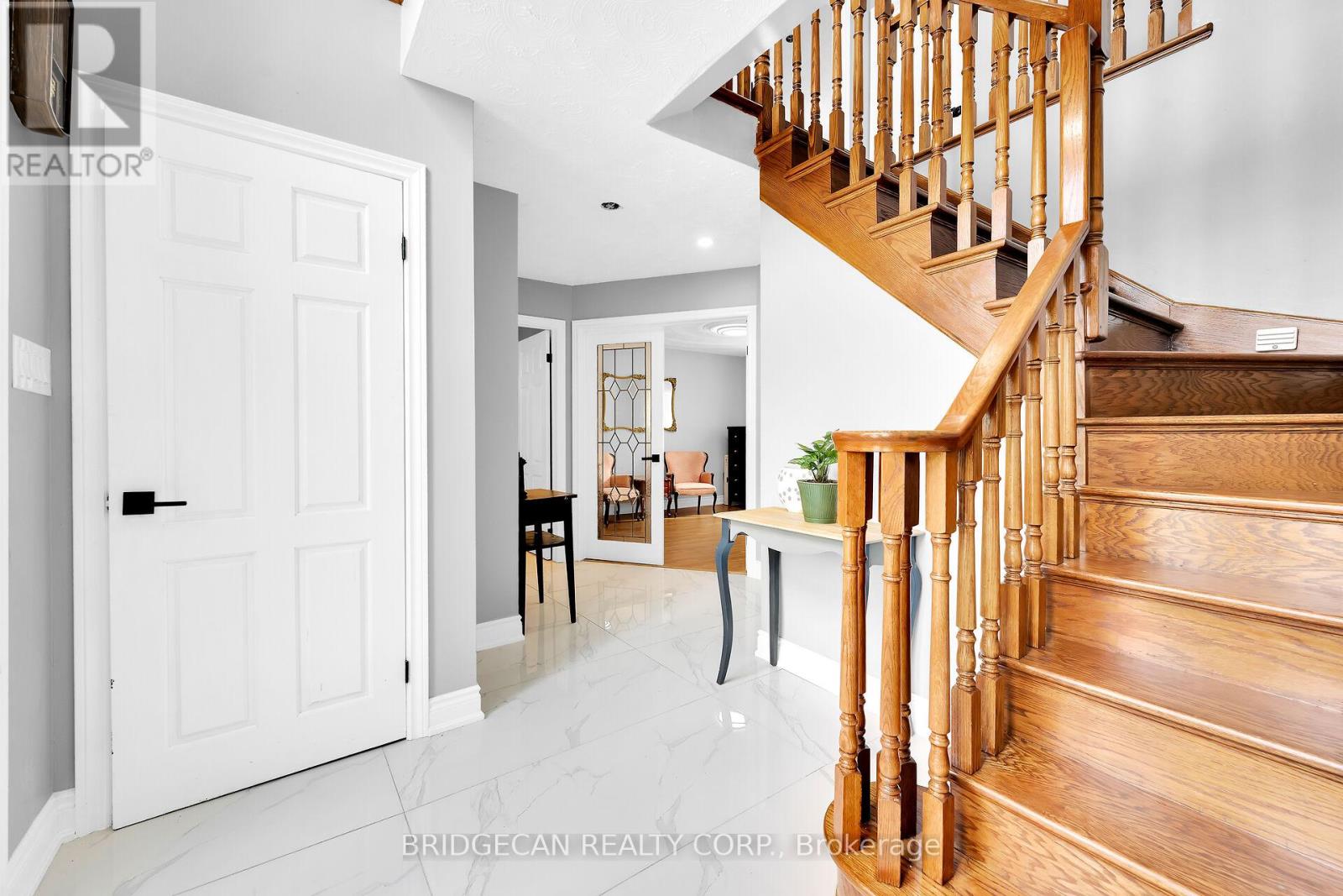 25 Highbury Drive, Hamilton, Ontario  L8J 2T3 - Photo 7 - X12400493