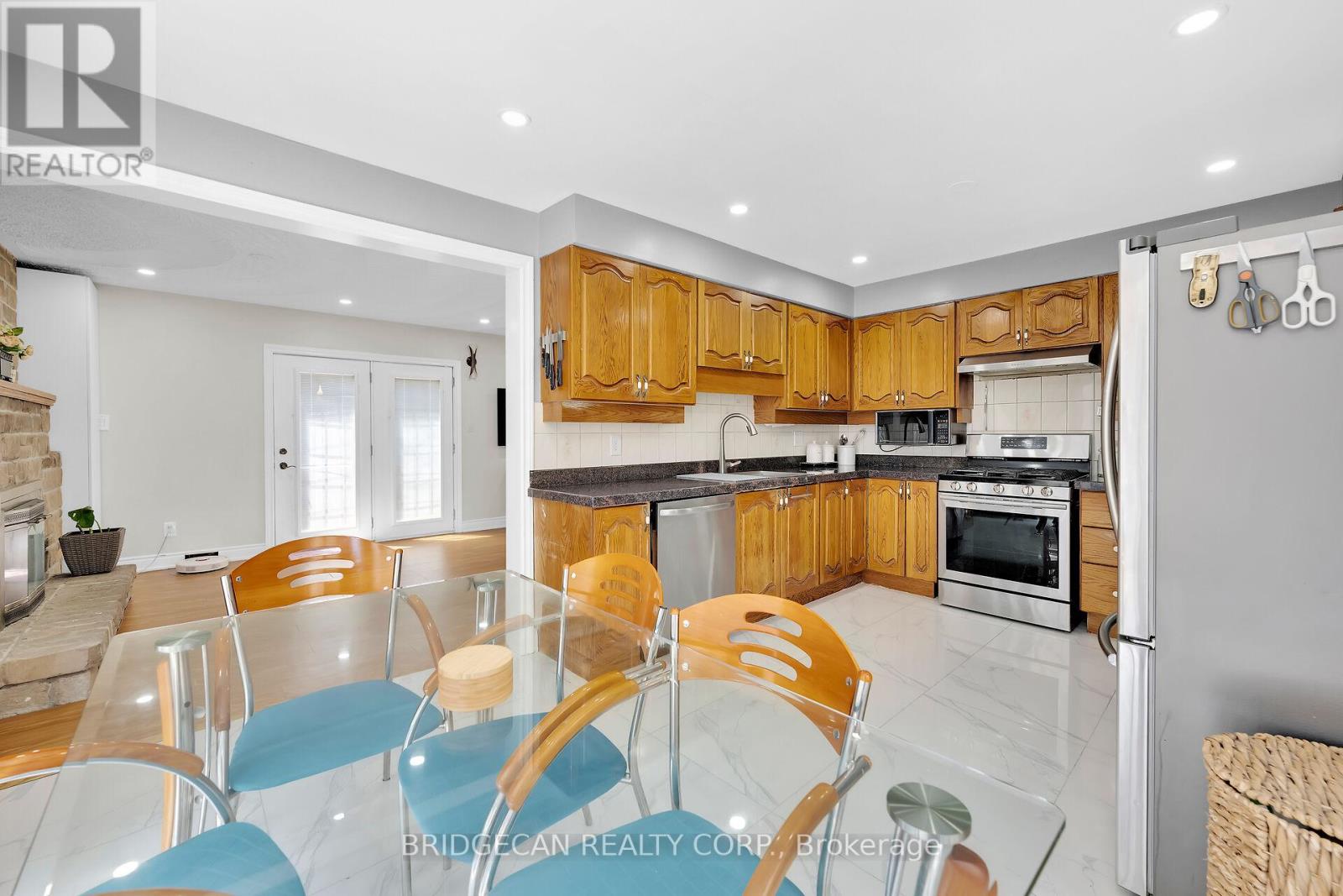 25 Highbury Drive, Hamilton, Ontario  L8J 2T3 - Photo 8 - X12400493