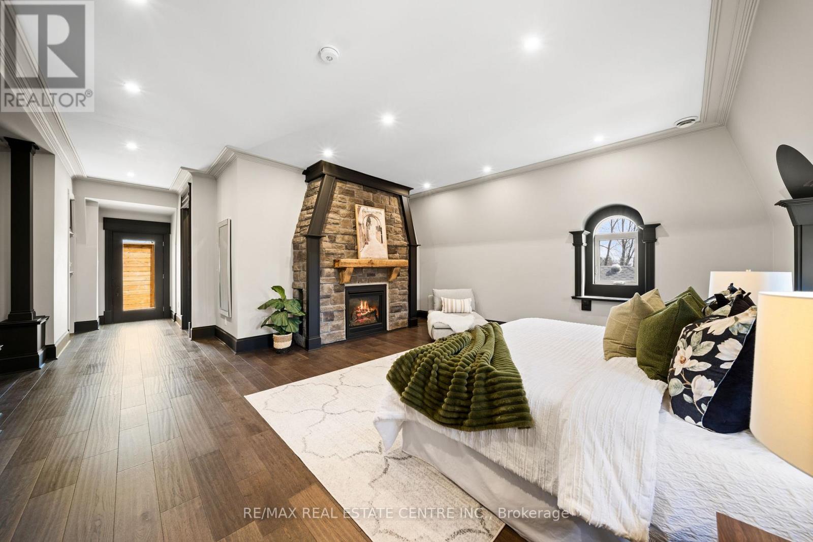 23 Cameron Drive, Hamilton, Ontario  L9G 2L4 - Photo 21 - X12400603
