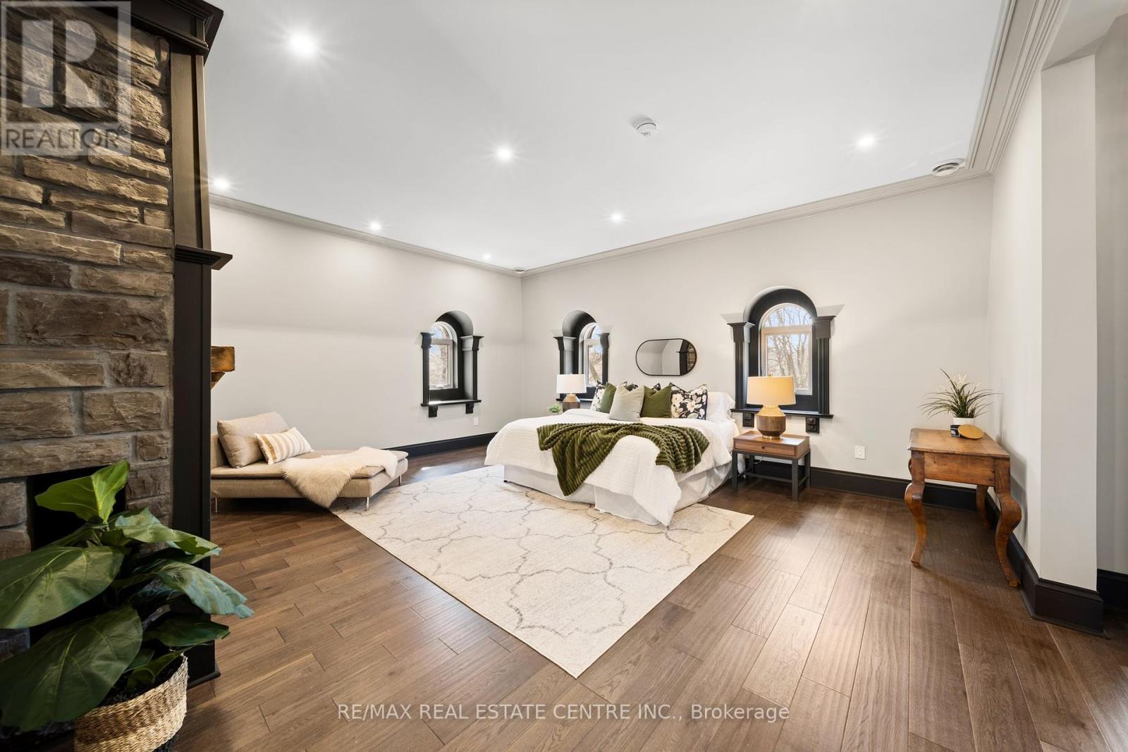 23 Cameron Drive, Hamilton, Ontario  L9G 2L4 - Photo 22 - X12400603