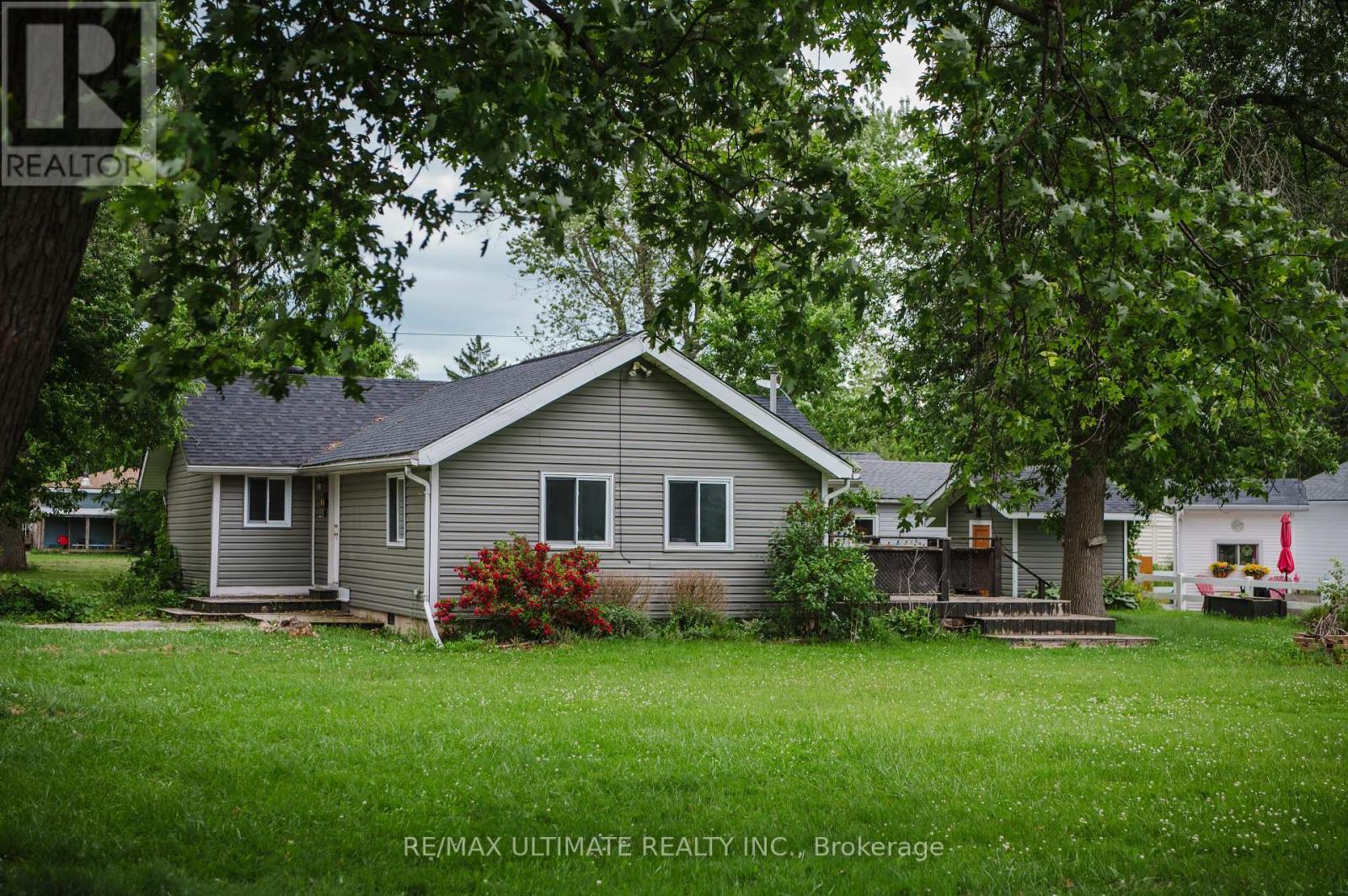 372 Helen Street, Fort Erie, Ontario  L0S 1B0 - Photo 3 - X12400607