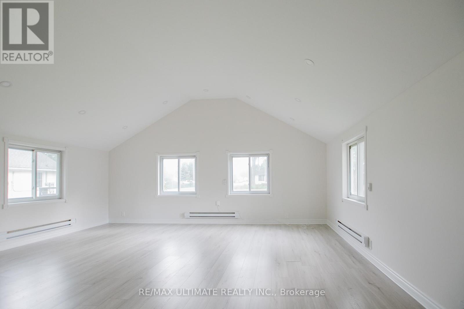 372 Helen Street, Fort Erie, Ontario  L0S 1B0 - Photo 8 - X12400607