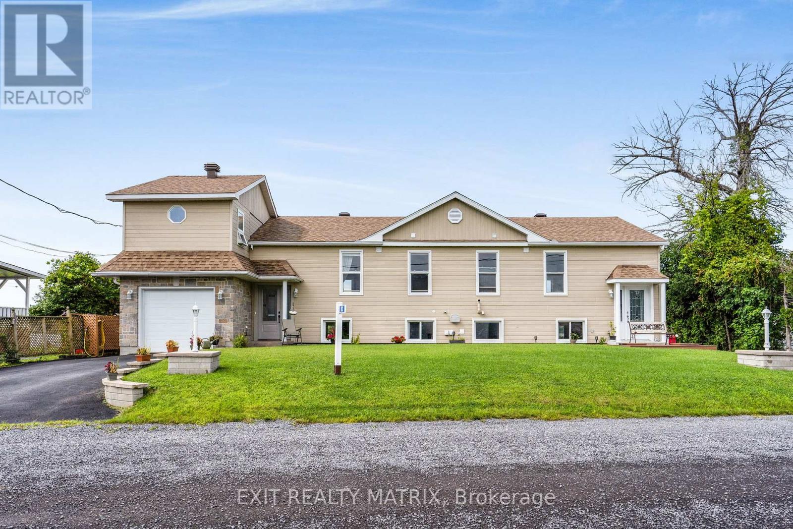 93 MONTPETIT STREET, Champlain, Ontario