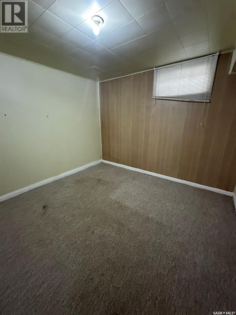 219 6th Avenue W, Kindersley, Saskatchewan  S0L 1S0 - Photo 22 - SK018265