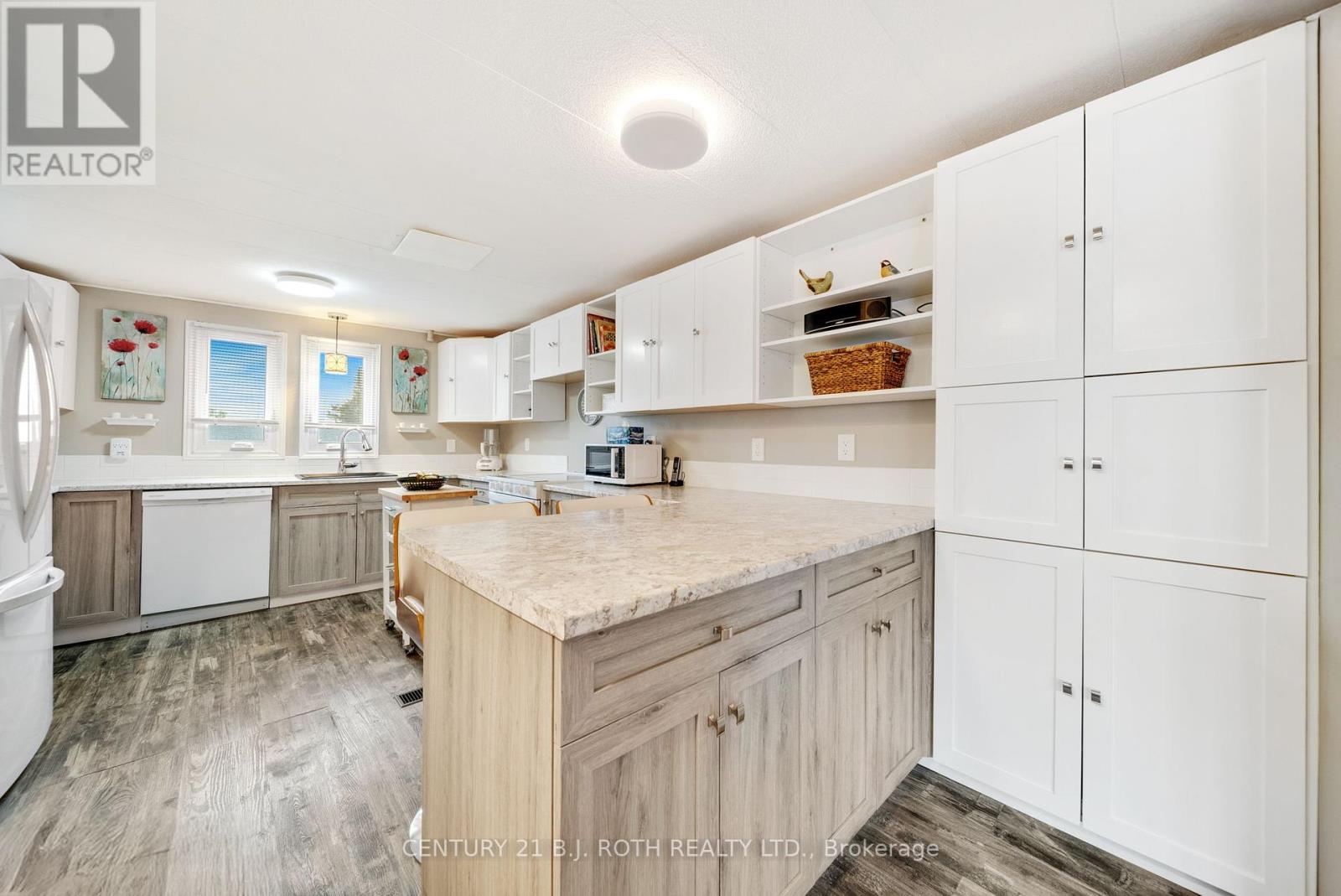 46 Cameron Drive, Oro-Medonte, Ontario  L0L 1T0 - Photo 8 - S12343736