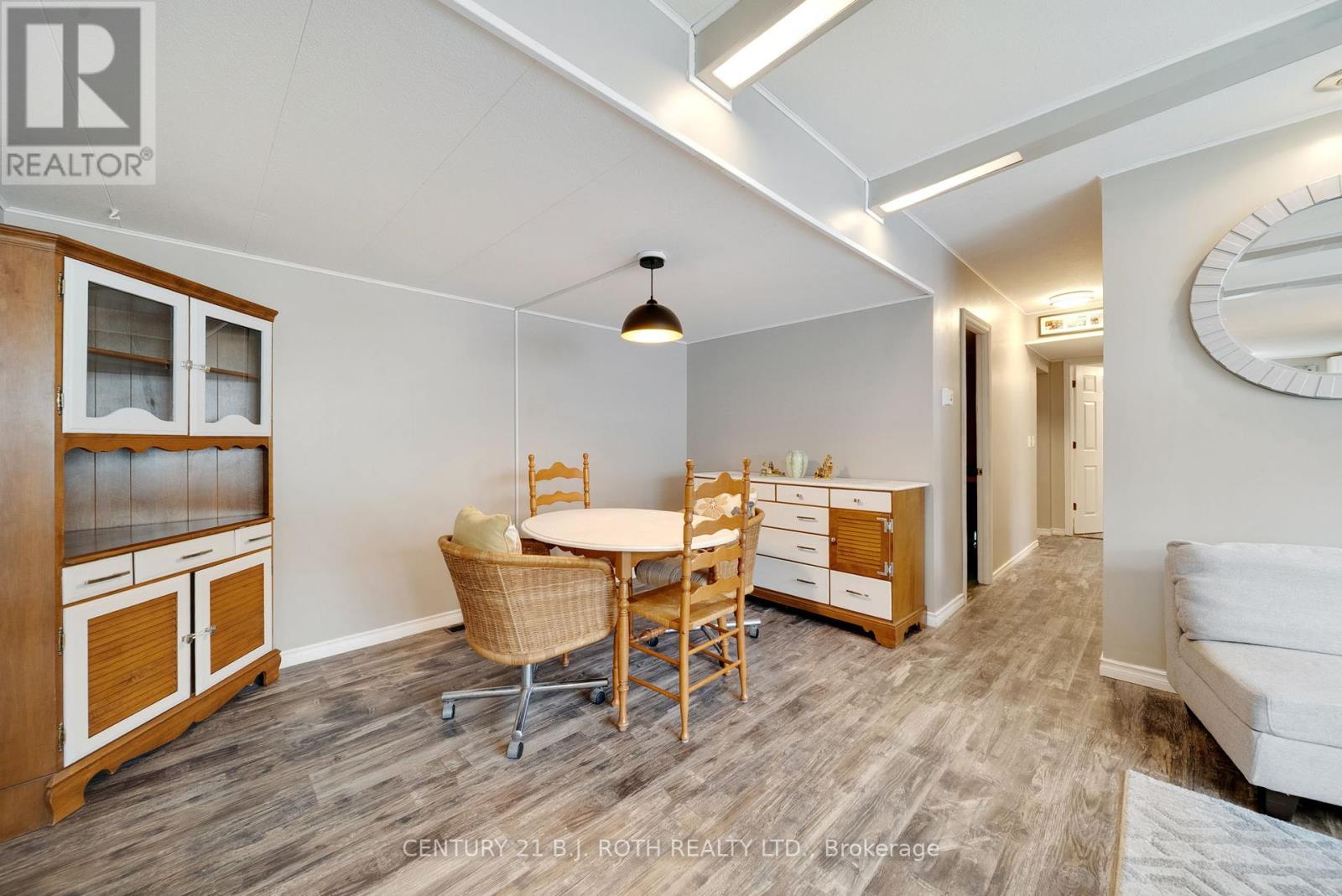 46 Cameron Drive, Oro-Medonte, Ontario  L0L 1T0 - Photo 6 - S12343736