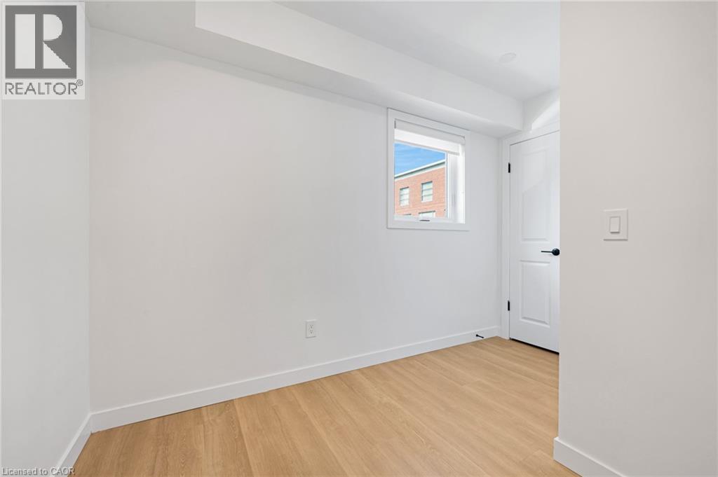 15 Cedar Street Unit# 3, Kitchener, Ontario  N2H 2W7 - Photo 17 - 40750735