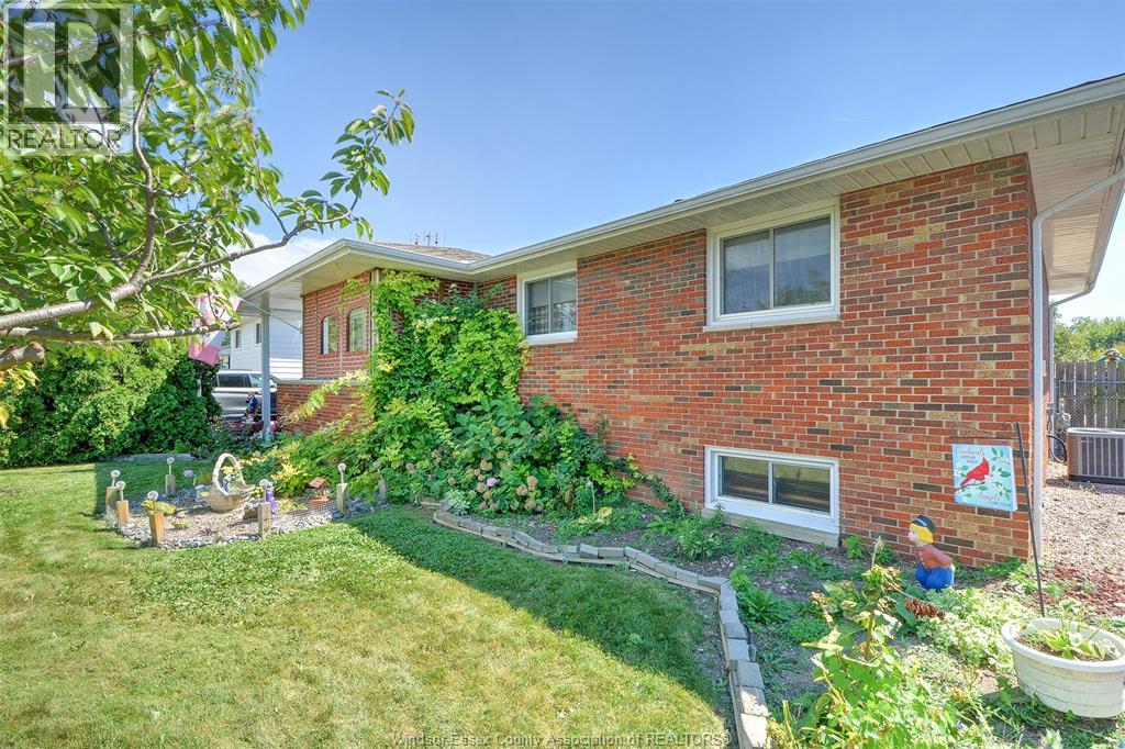 407 Richmond, Amherstburg, Ontario N9V 3E8 - Photo 4 - 25023212