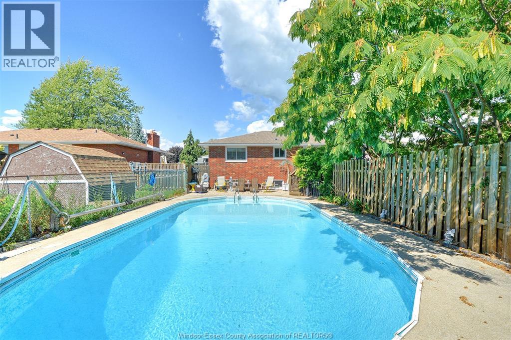 407 Richmond, Amherstburg, Ontario N9V 3E8 - Photo 8 - 25023212