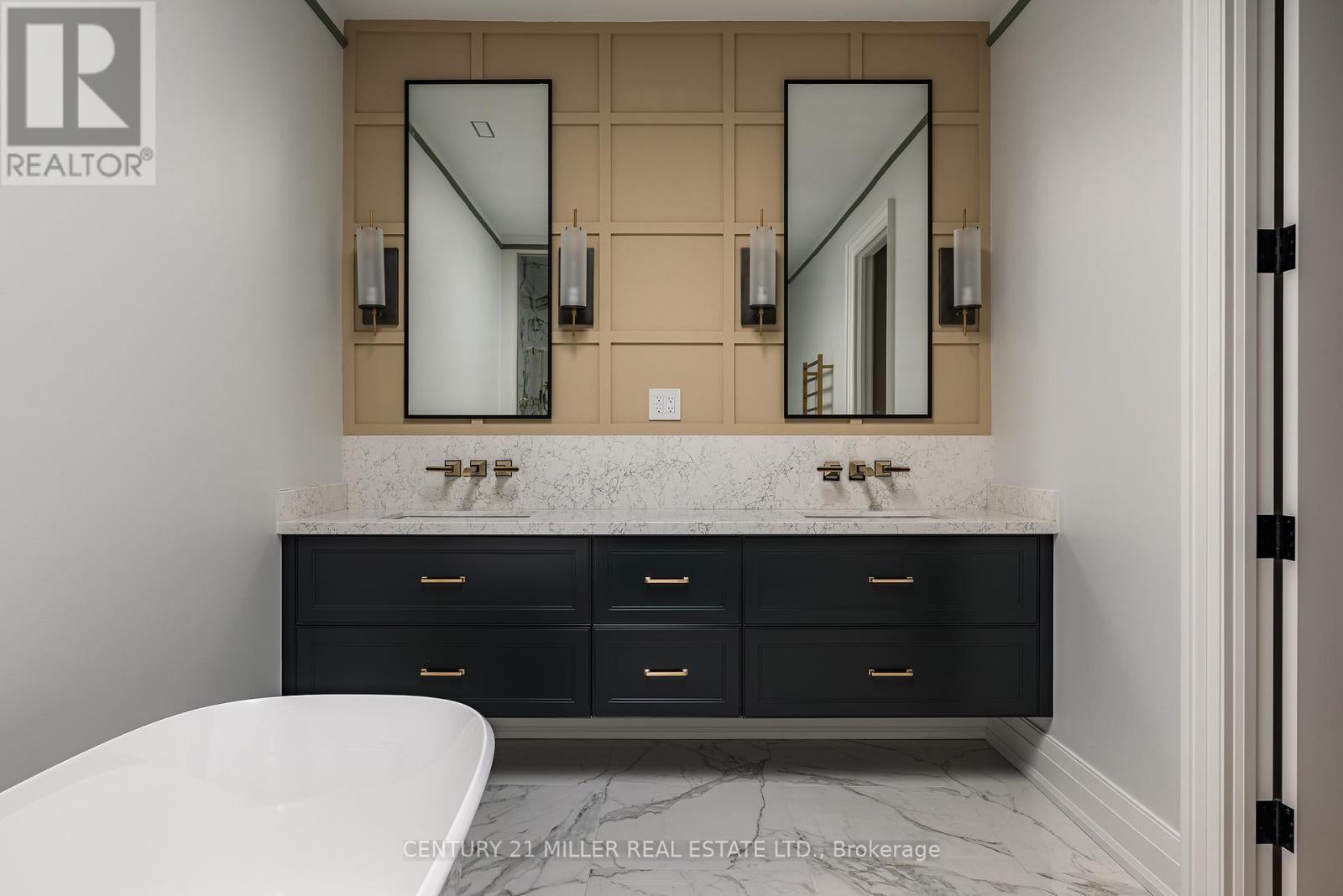 556 Fourth Line, Oakville, Ontario  L6L 5A7 - Photo 34 - W12339326