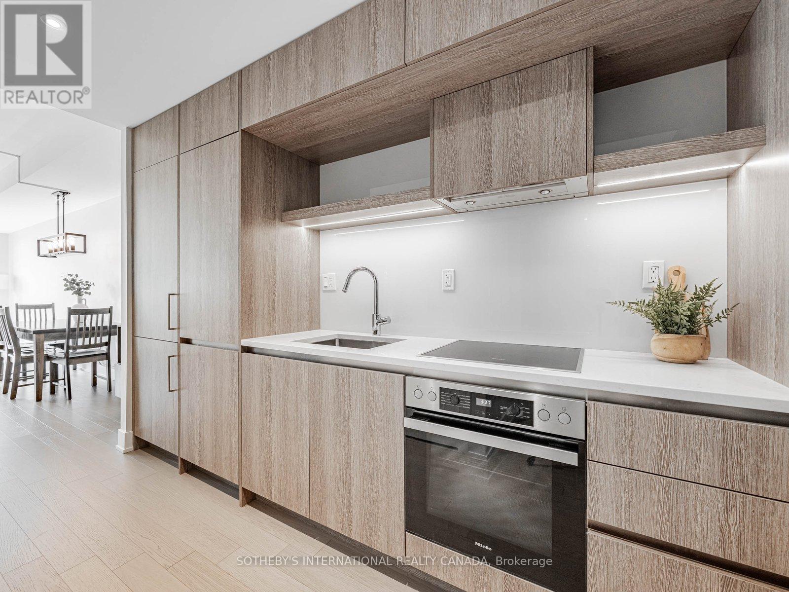 705 - 6 Jackes Avenue, Toronto, Ontario  M4T 0A5 - Photo 3 - C12400668