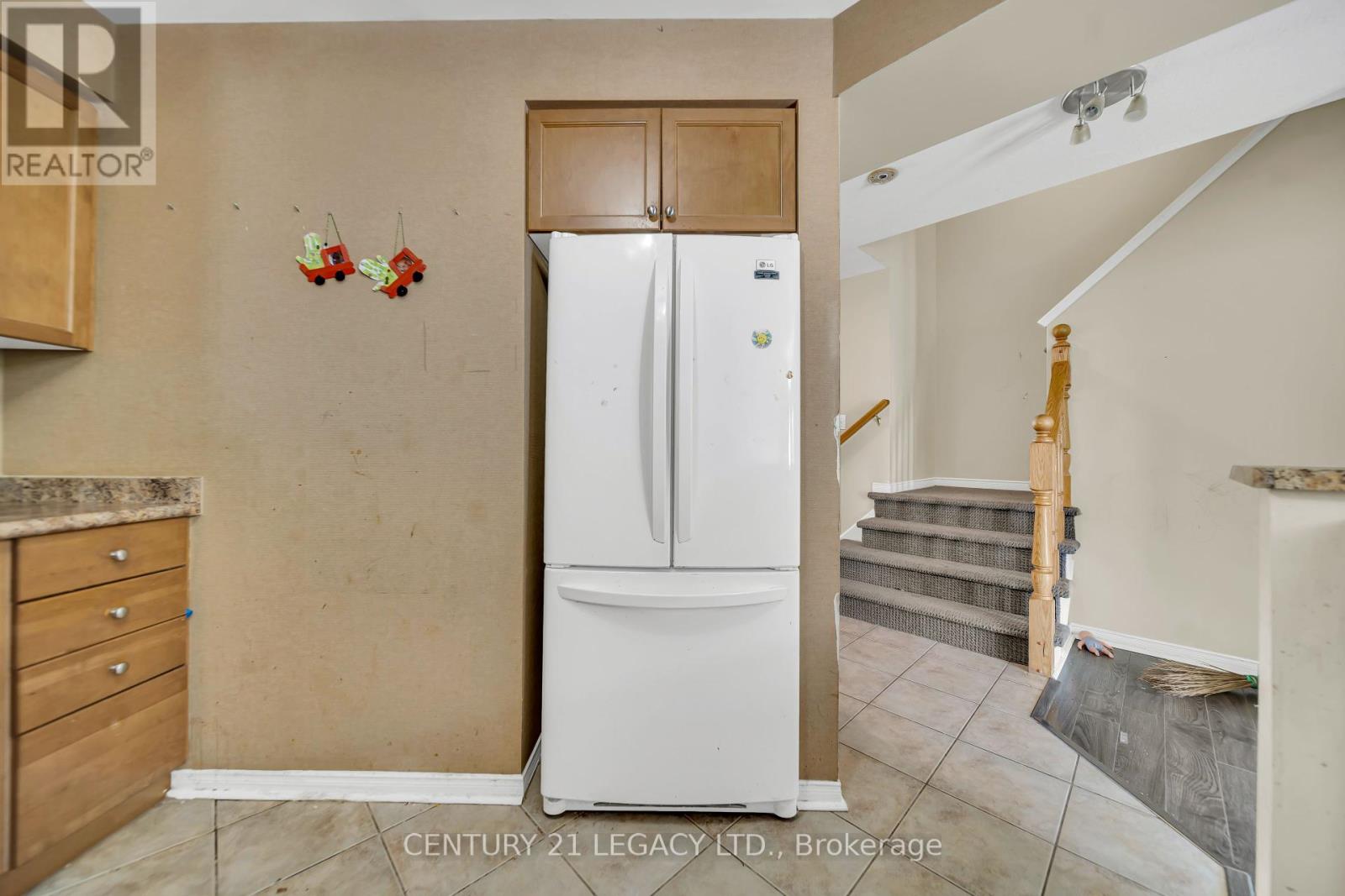 217 Cotton Grass Street, Kitchener, Ontario  N2E 4A5 - Photo 10 - X12332861