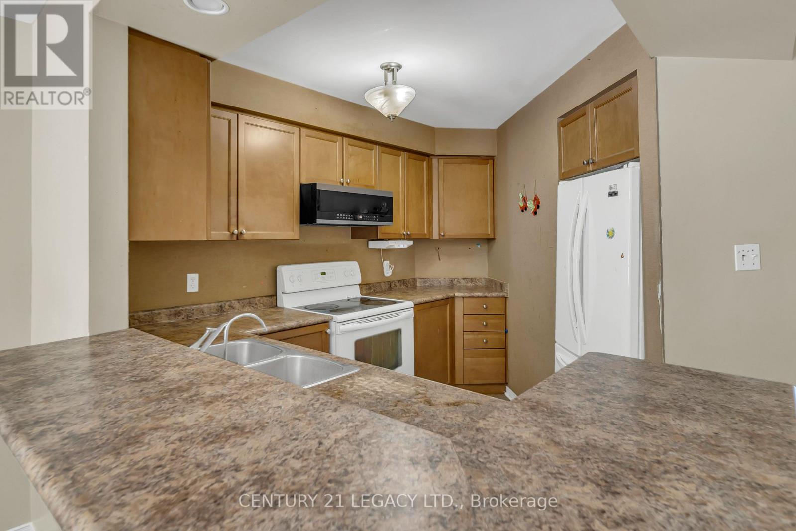 217 Cotton Grass Street, Kitchener, Ontario  N2E 4A5 - Photo 11 - X12332861