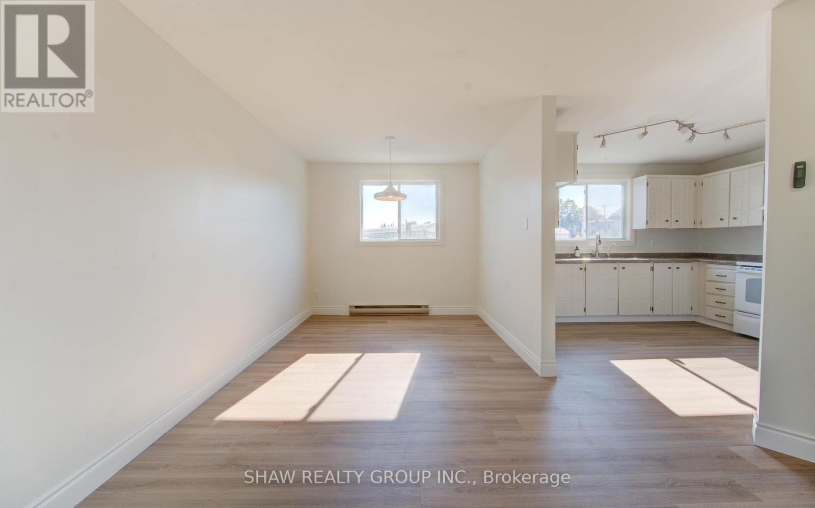 60 Elmsdale Drive, Kitchener, Ontario  N2E 2G4 - Photo 21 - X12399846