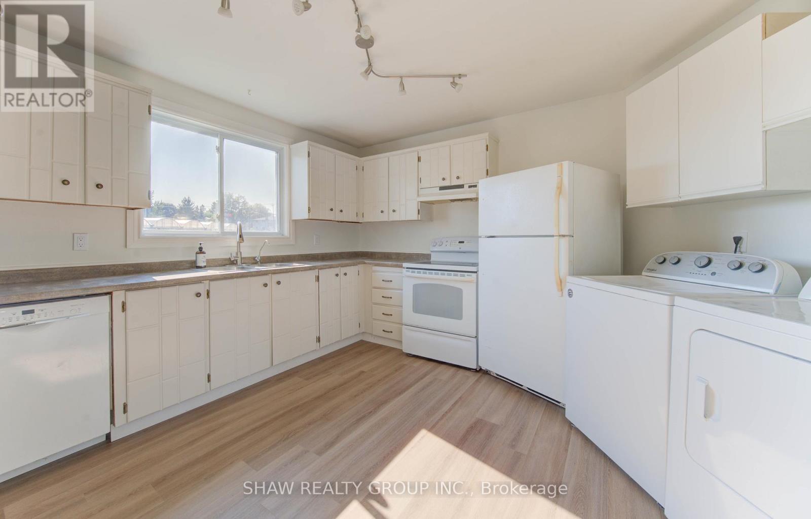 60 Elmsdale Drive, Kitchener, Ontario  N2E 2G4 - Photo 22 - X12399846