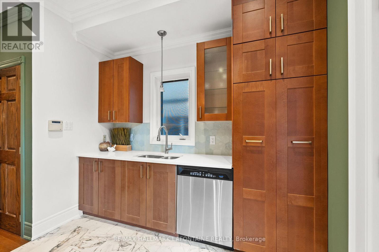13 Cathcart Square, Ottawa, Ontario  K1N 5Z9 - Photo 18 - X12400798