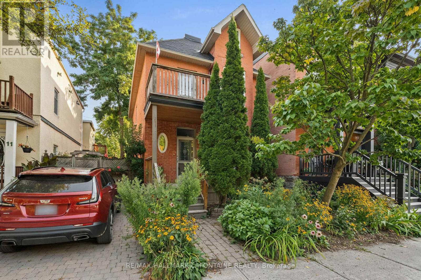 13 Cathcart Square, Ottawa, Ontario  K1N 5Z9 - Photo 3 - X12400798