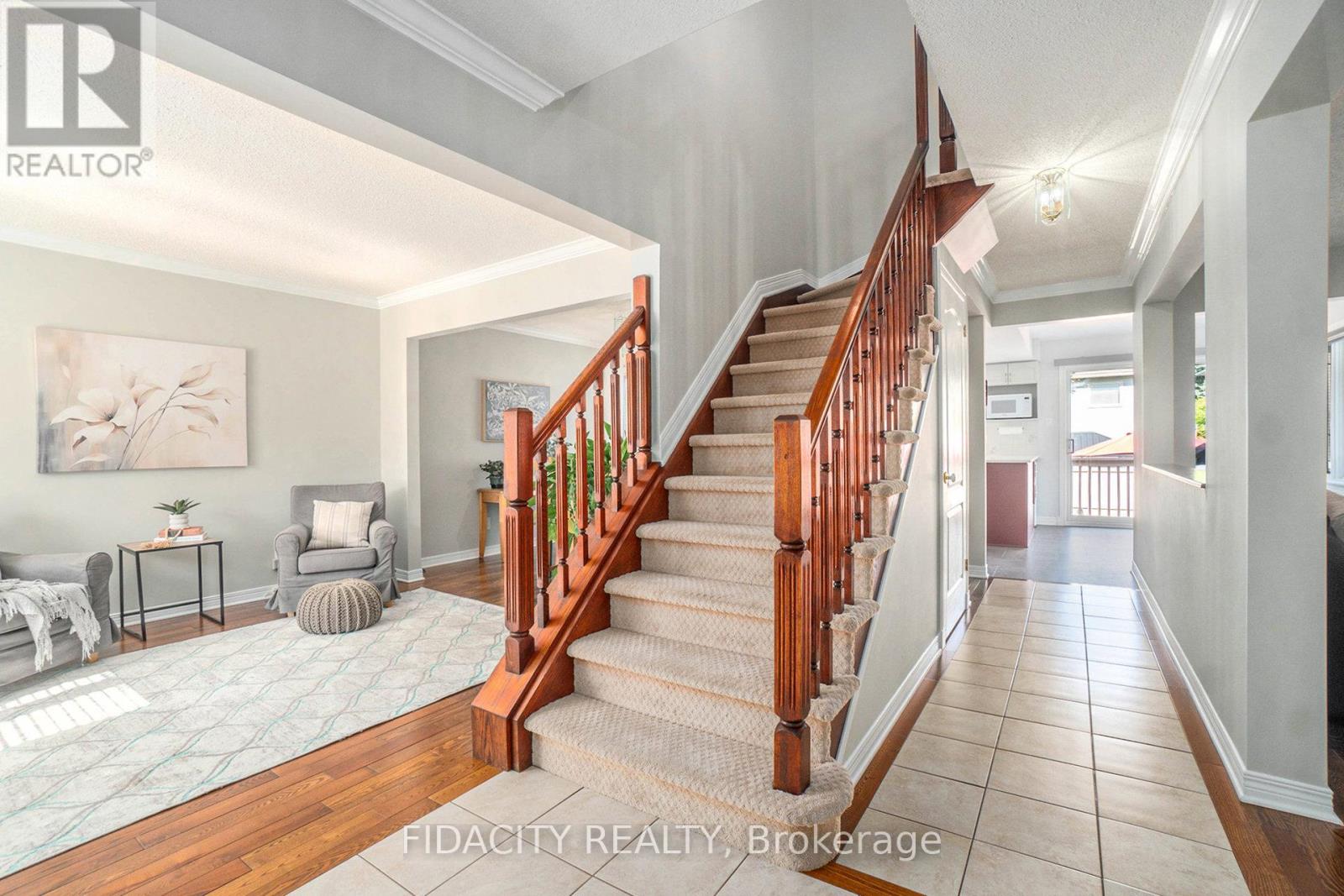 45 Rowe Drive, Ottawa, Ontario  K2L 3Y9 - Photo 2 - X12400820
