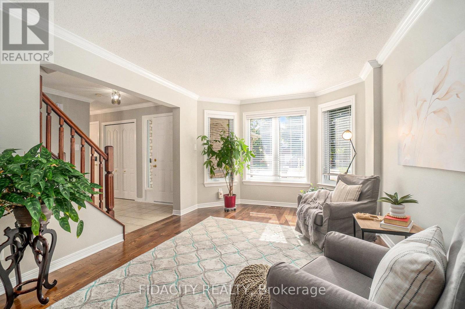 45 Rowe Drive, Ottawa, Ontario  K2L 3Y9 - Photo 4 - X12400820