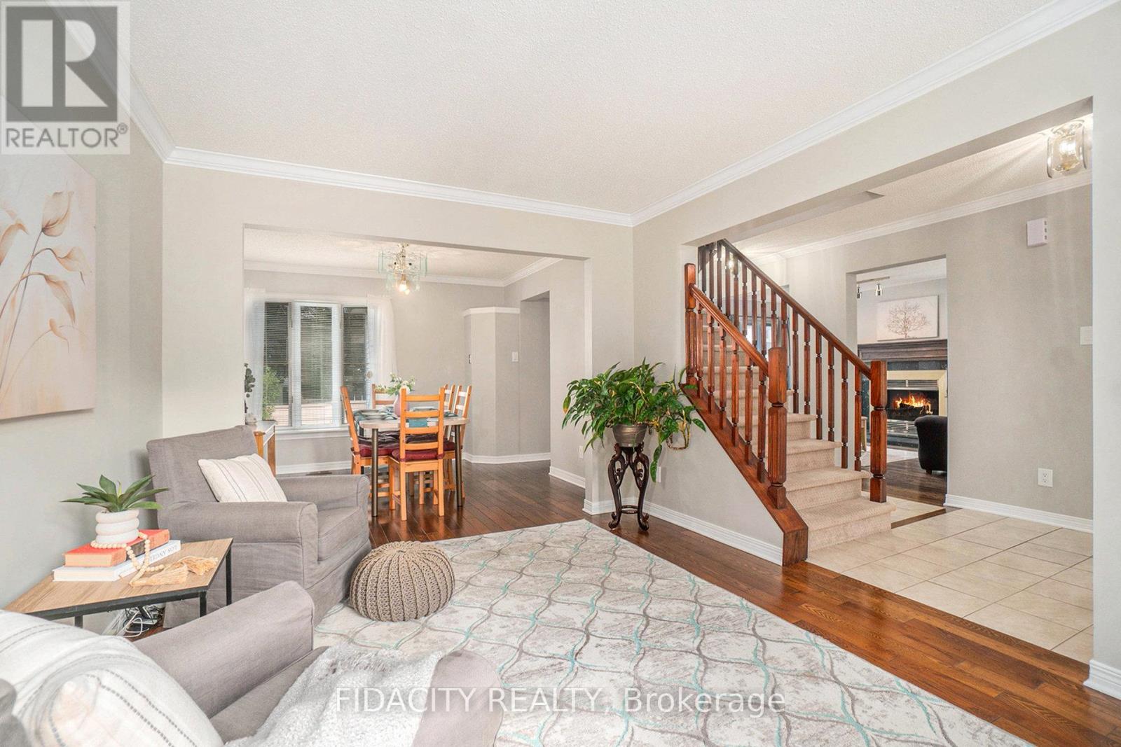 45 Rowe Drive, Ottawa, Ontario  K2L 3Y9 - Photo 5 - X12400820