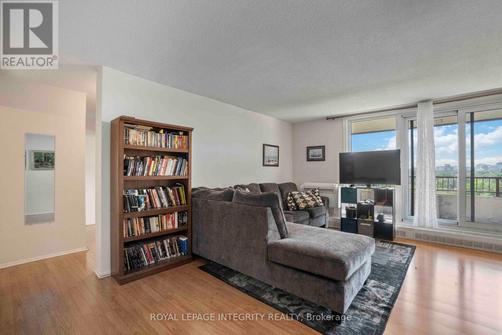 1003 - 1785 Frobisher Lane, Ottawa, Ontario  K1G 3T7 - Photo 2 - X12400824