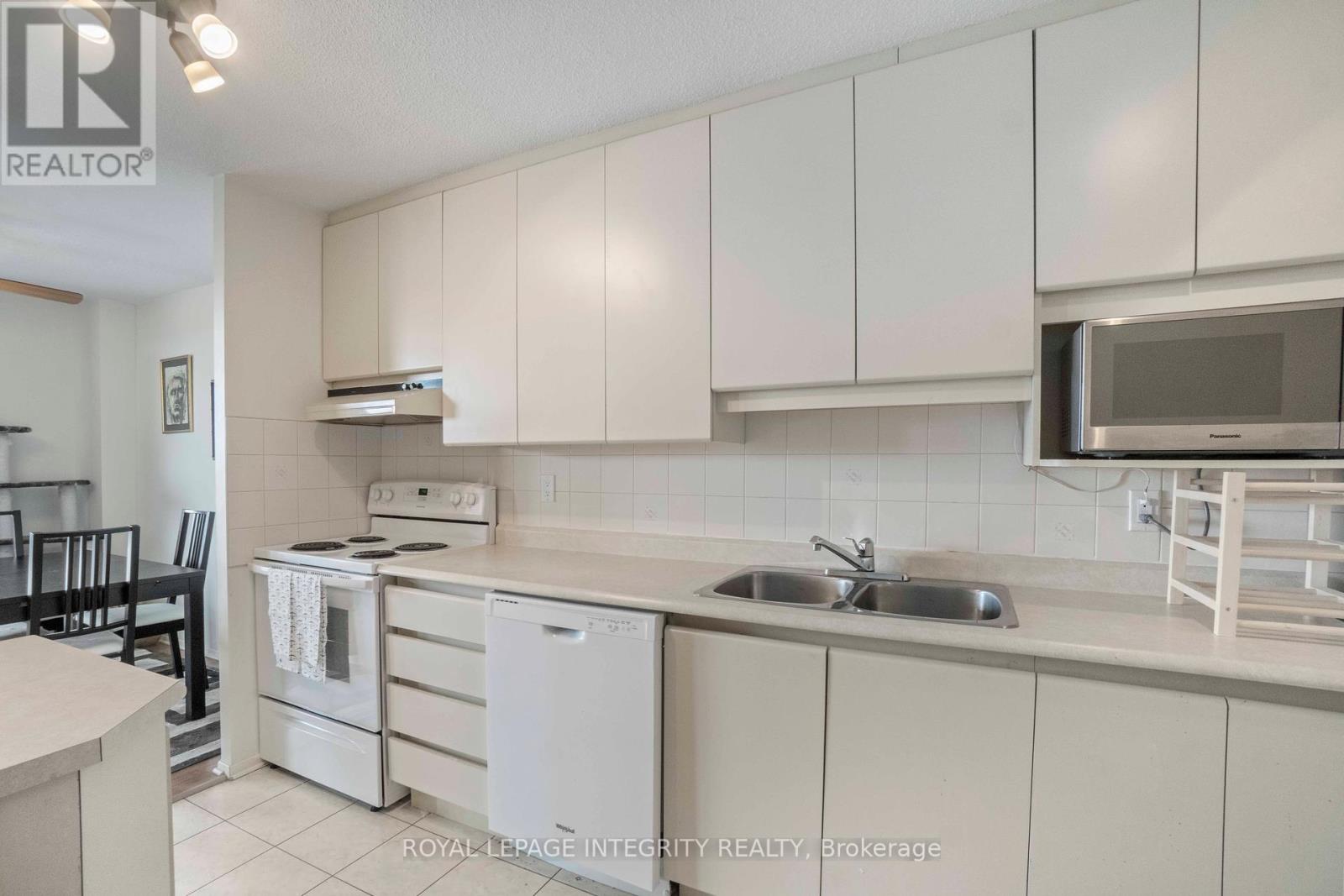 1003 - 1785 Frobisher Lane, Ottawa, Ontario  K1G 3T7 - Photo 6 - X12400824