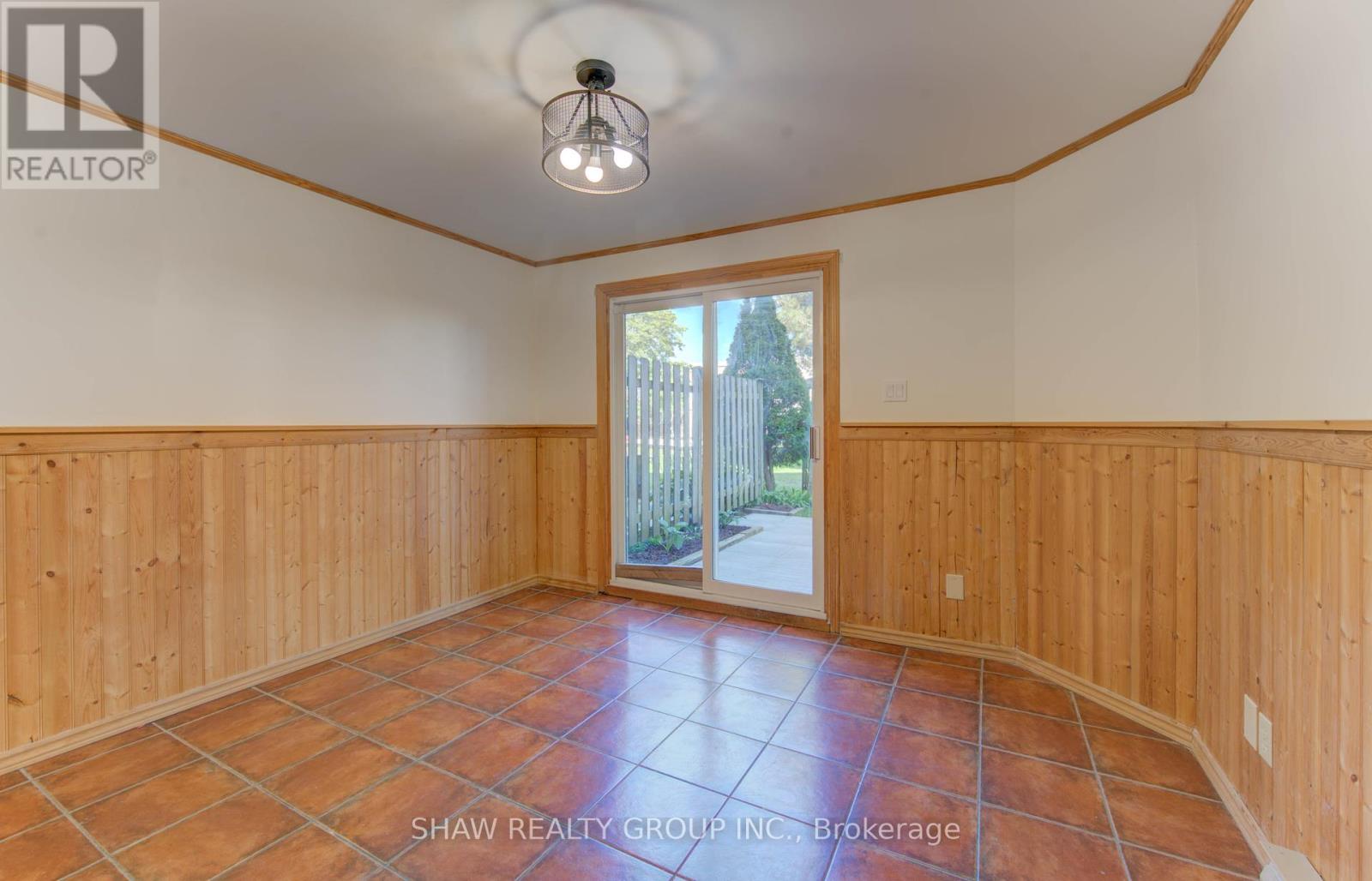 60 Elmsdale Drive, Kitchener, Ontario  N2E 2G4 - Photo 9 - X12399846