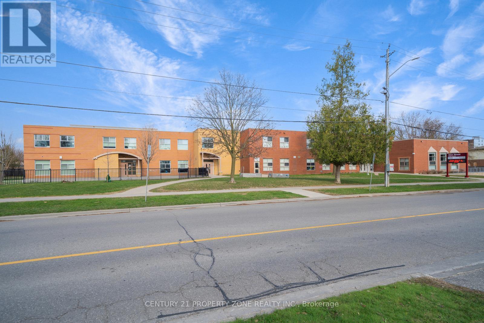 411 - 936 Glen Street, Oshawa (Lakeview), Ontario  L1J 5Z7 - Photo 7 - E12400664