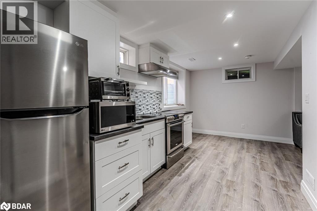 17 Wagner Crescent Unit# Lower, Essa, Ontario  L3W 0P4 - Photo 2 - 40768620