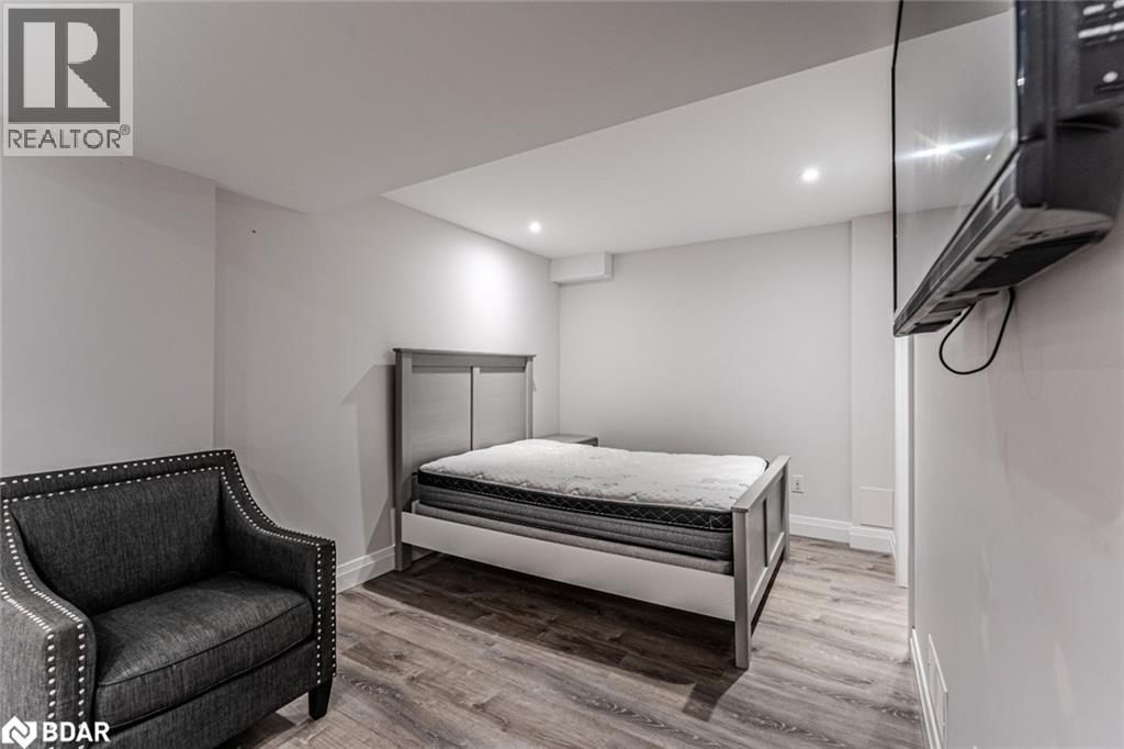 17 Wagner Crescent Unit# Lower, Essa, Ontario  L3W 0P4 - Photo 4 - 40768620