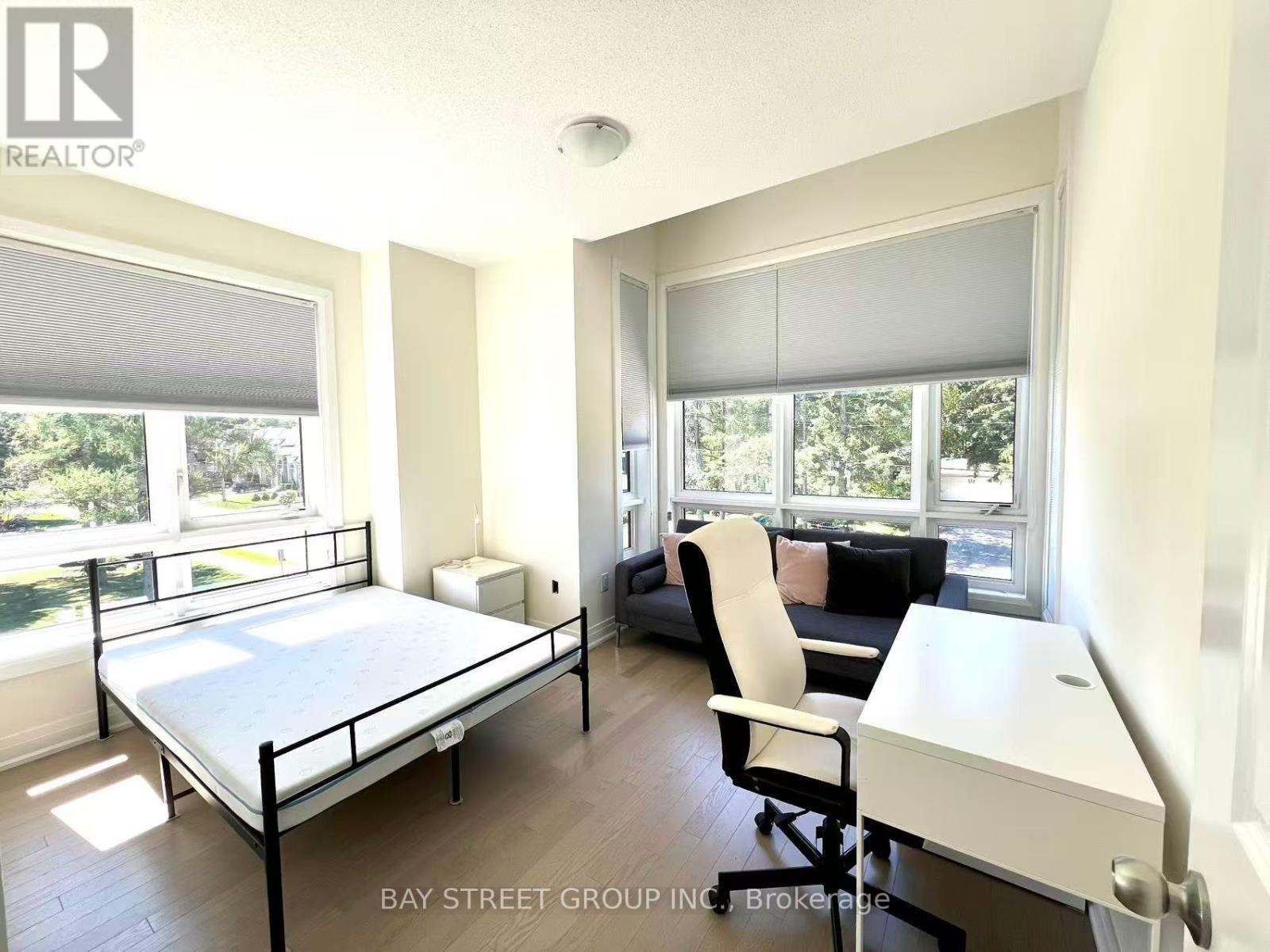115b Bond Crescent, Richmond Hill, Ontario  L4E 3L1 - Photo 10 - N12400674