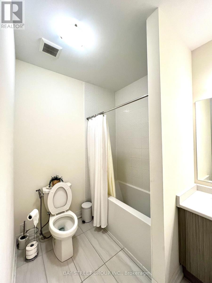 115b Bond Crescent, Richmond Hill, Ontario  L4E 3L1 - Photo 13 - N12400674