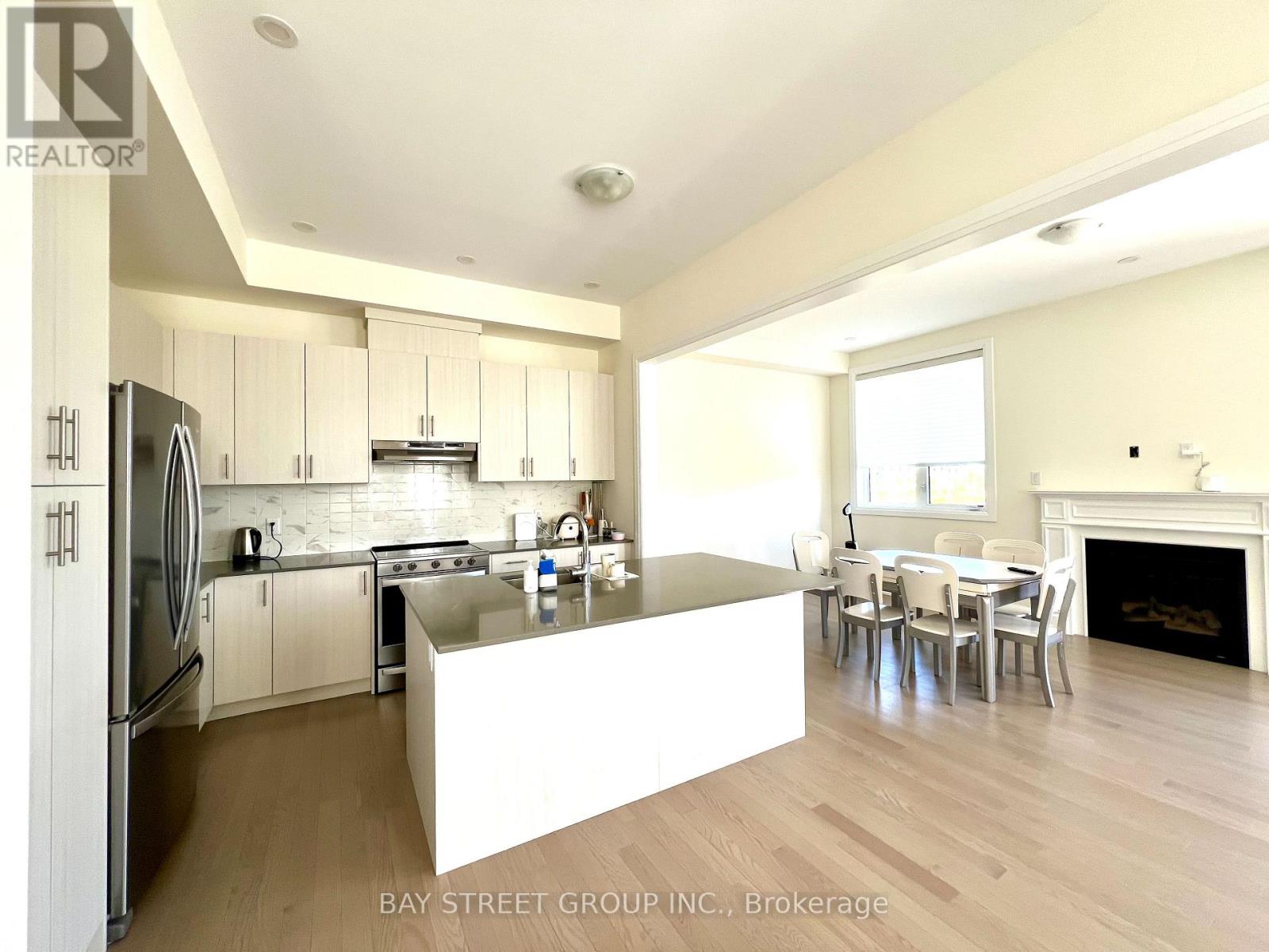 115b Bond Crescent, Richmond Hill, Ontario  L4E 3L1 - Photo 4 - N12400674