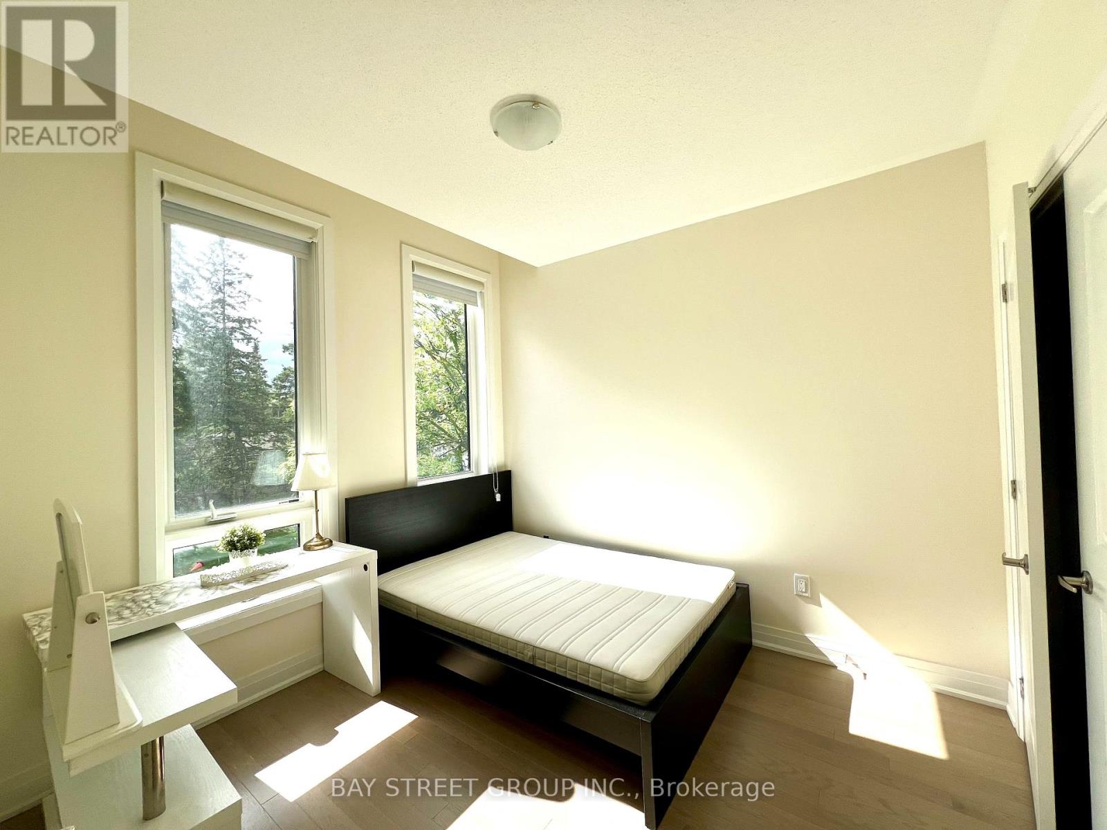 115b Bond Crescent, Richmond Hill, Ontario  L4E 3L1 - Photo 8 - N12400674