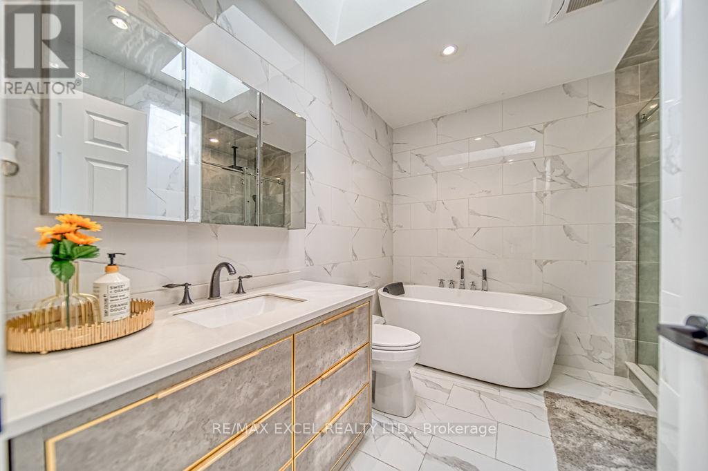 88 Montgomery Court, Markham (Buttonville), Ontario  L3R 0C1 - Photo 33 - N12400687