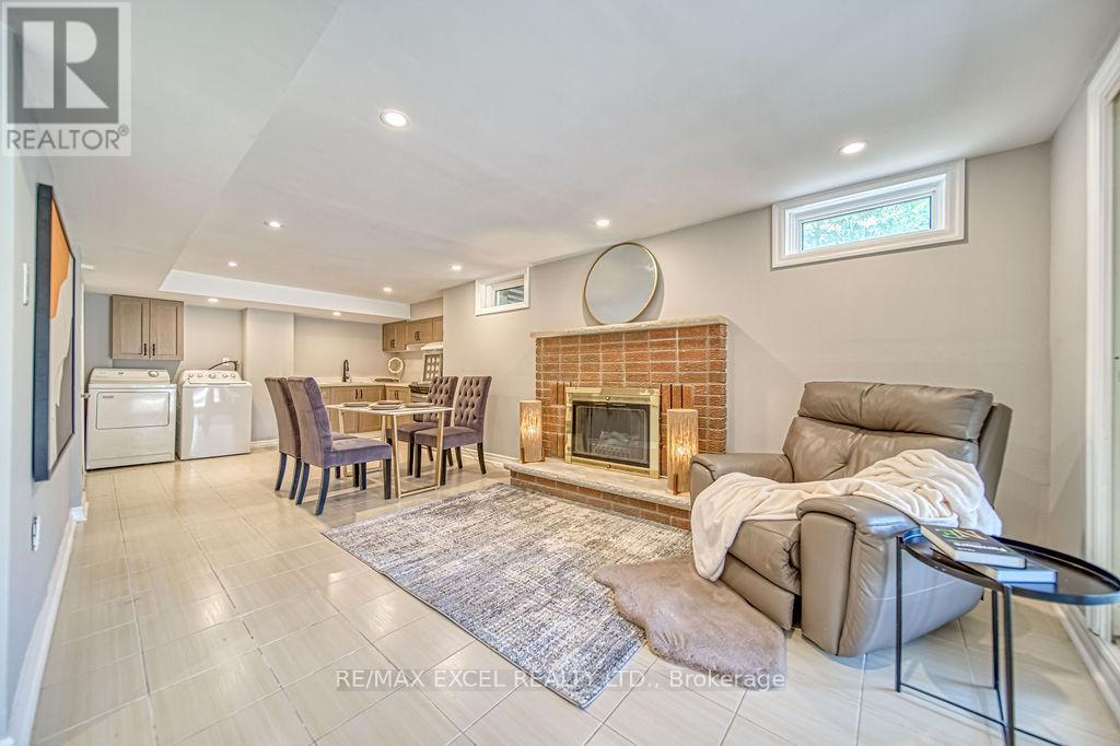 88 Montgomery Court, Markham (Buttonville), Ontario  L3R 0C1 - Photo 41 - N12400687