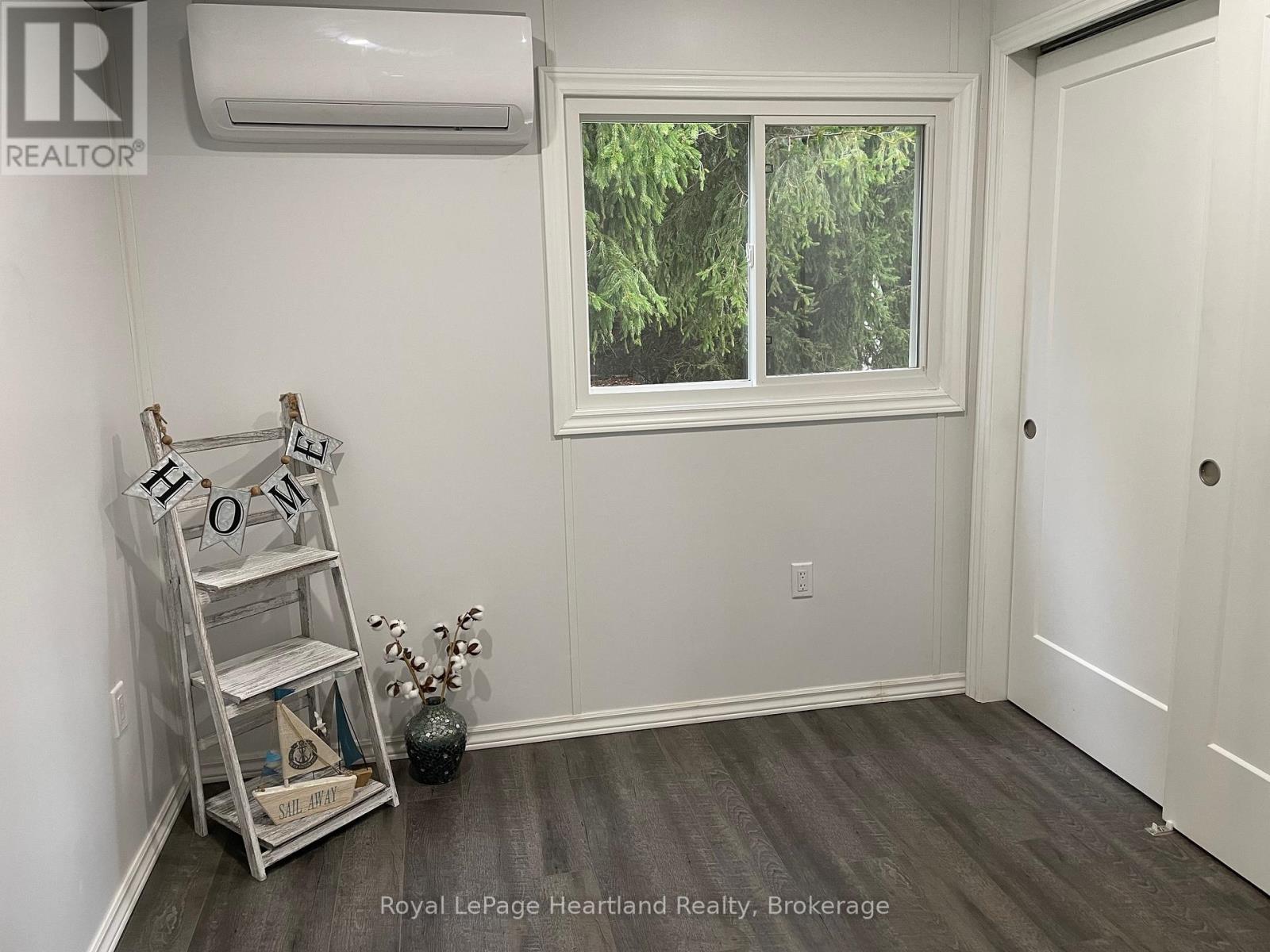 Photo 13 of 26 for 4 Starboard - 77719 Bluewater Highway