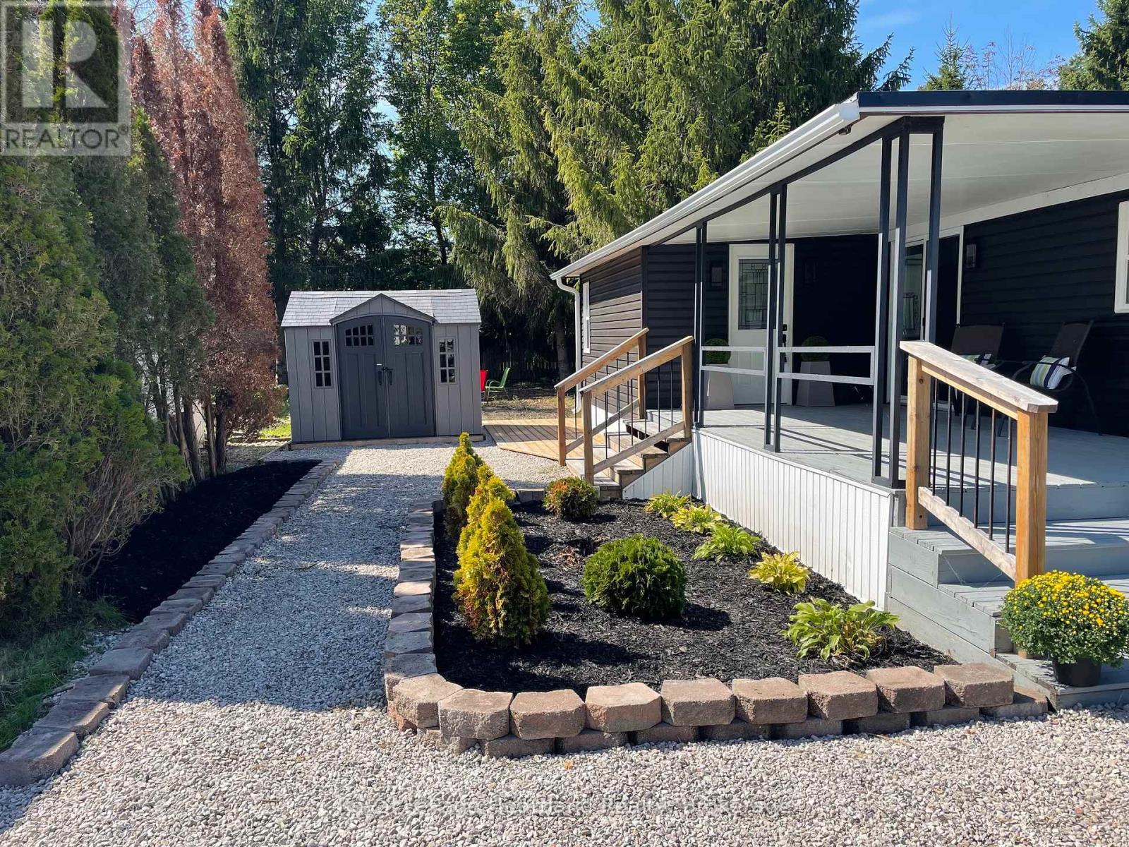 4 Starboard - 77719 Bluewater Highway, Central Huron (Clinton), Ontario  N0M 1G0 - Photo 2 - X12400779