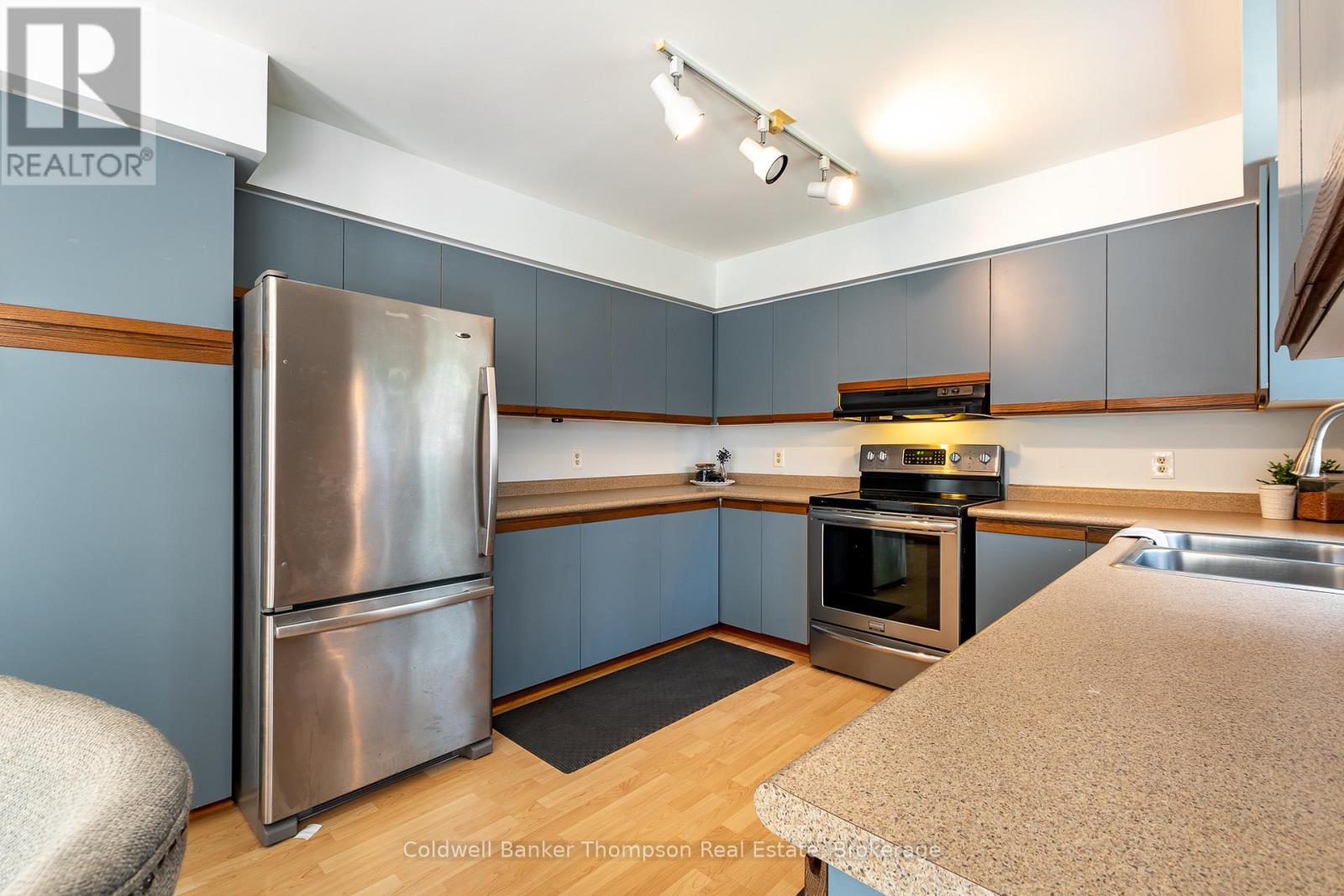 20 Southdale Drive, Huntsville, Ontario  P1H 1T6 - Photo 12 - X12400786