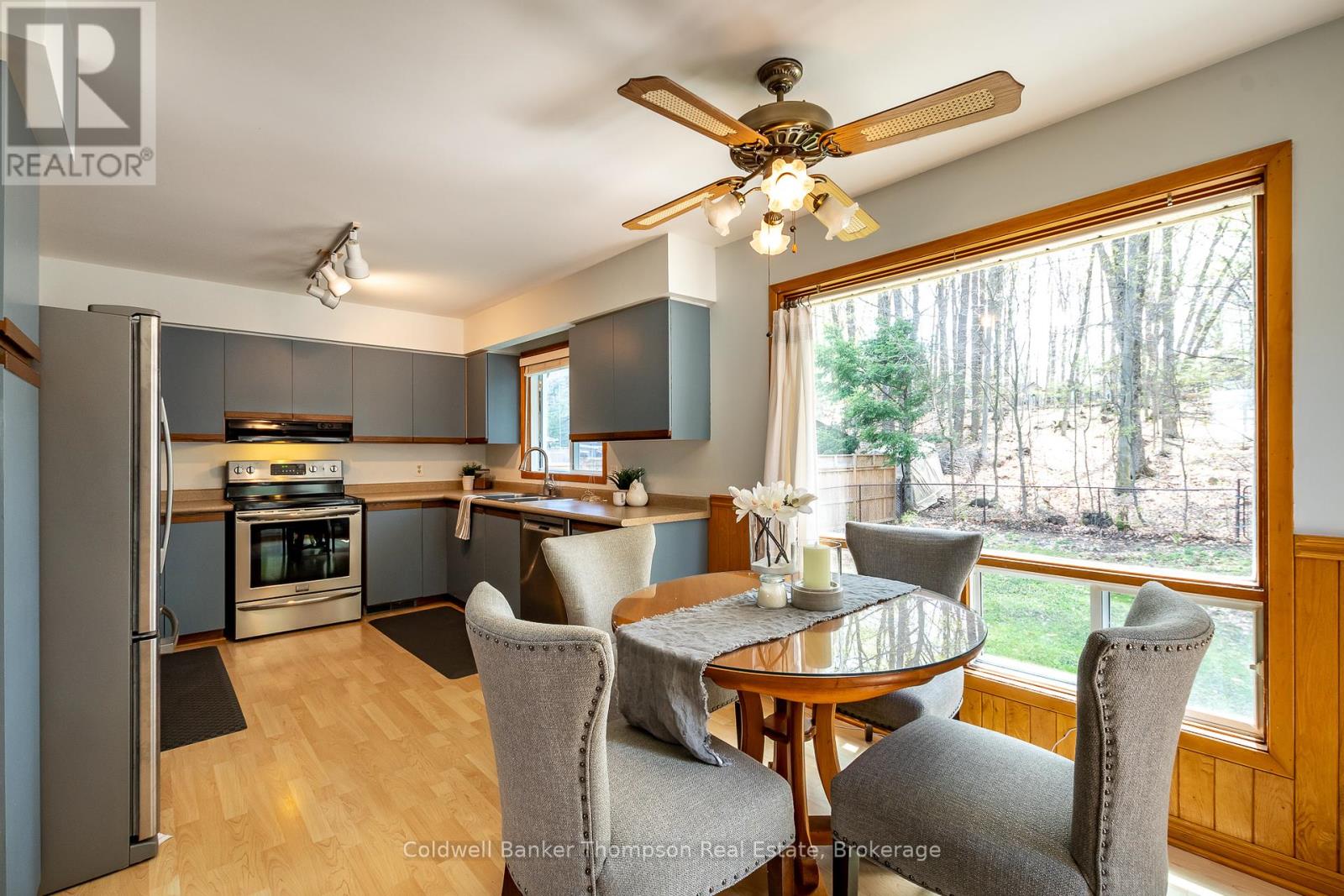 20 Southdale Drive, Huntsville, Ontario  P1H 1T6 - Photo 1 - X12400786