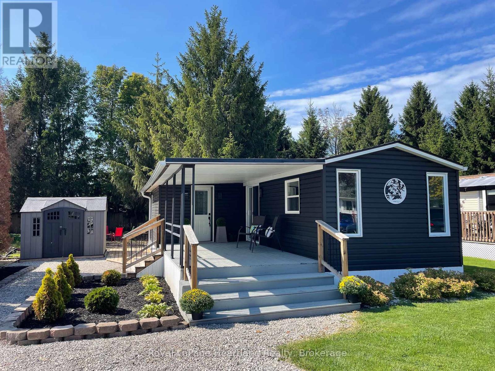4 Starboard - 77719 Bluewater Highway, Central Huron (Clinton), Ontario  N0M 1G0 - Photo 26 - X12400779