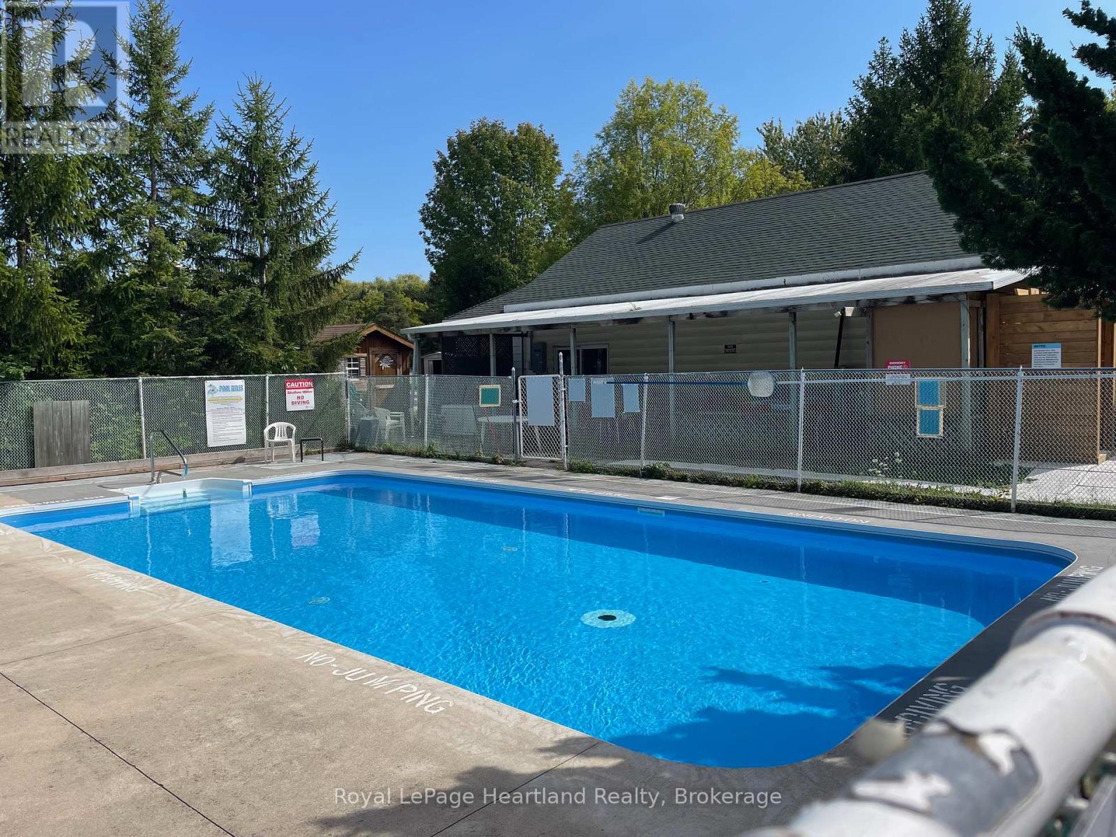 4 Starboard - 77719 Bluewater Highway, Central Huron (Clinton), Ontario  N0M 1G0 - Photo 23 - X12400779