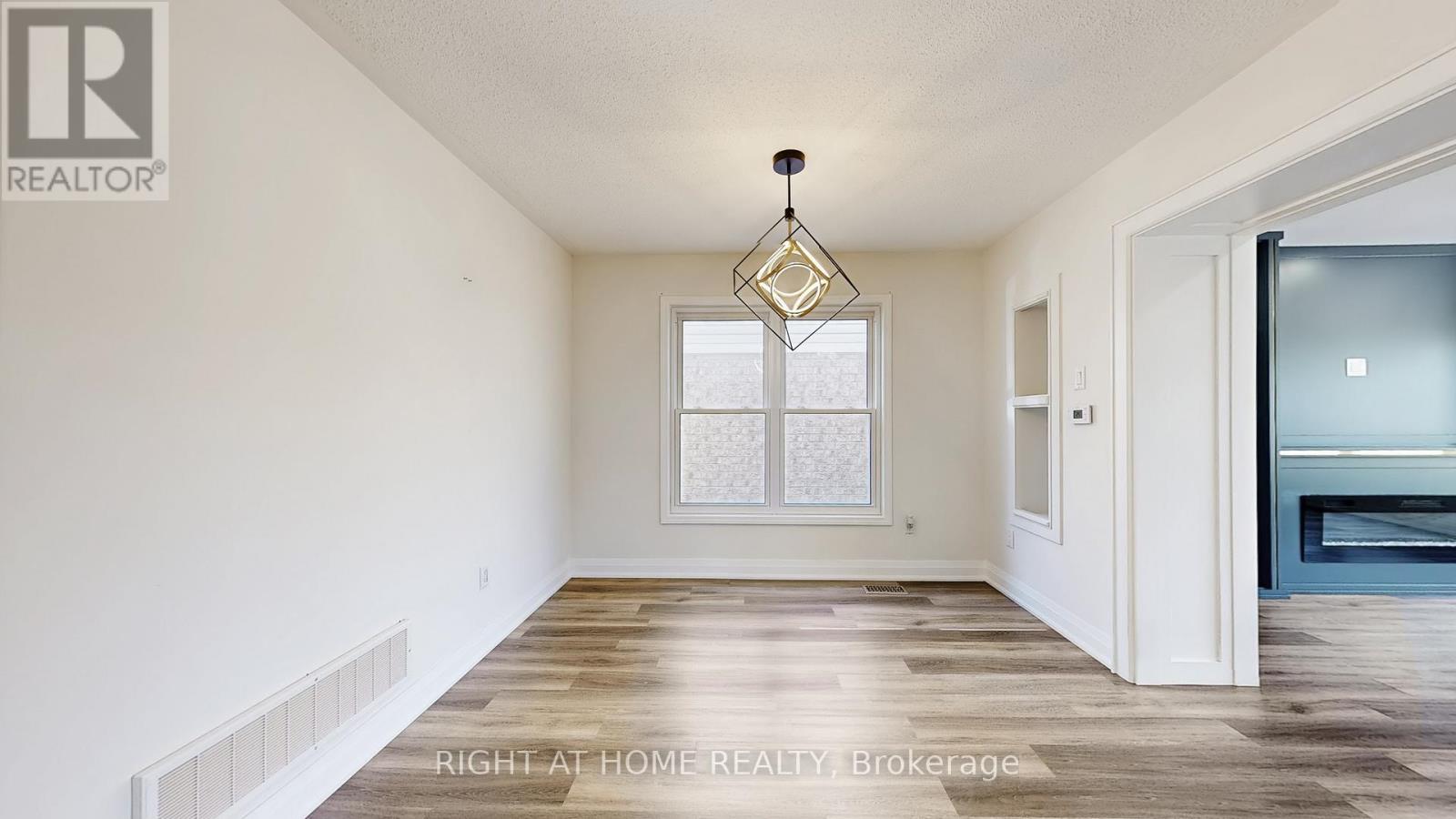 12 John W Taylor Avenue, New Tecumseth (Alliston), Ontario  L9B 0B3 - Photo 18 - N12394447