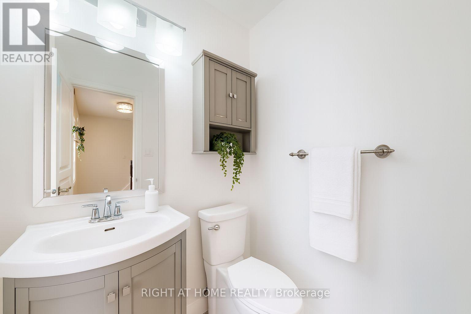 12 John W Taylor Avenue, New Tecumseth (Alliston), Ontario  L9B 0B3 - Photo 13 - N12394447