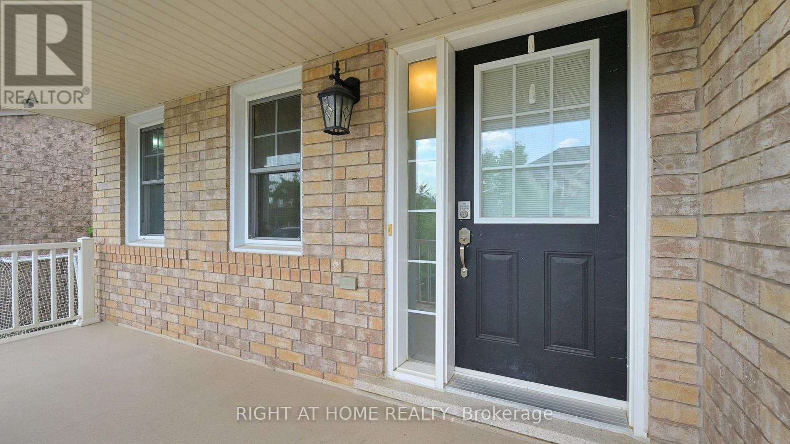 12 John W Taylor Avenue, New Tecumseth (Alliston), Ontario  L9B 0B3 - Photo 4 - N12394447