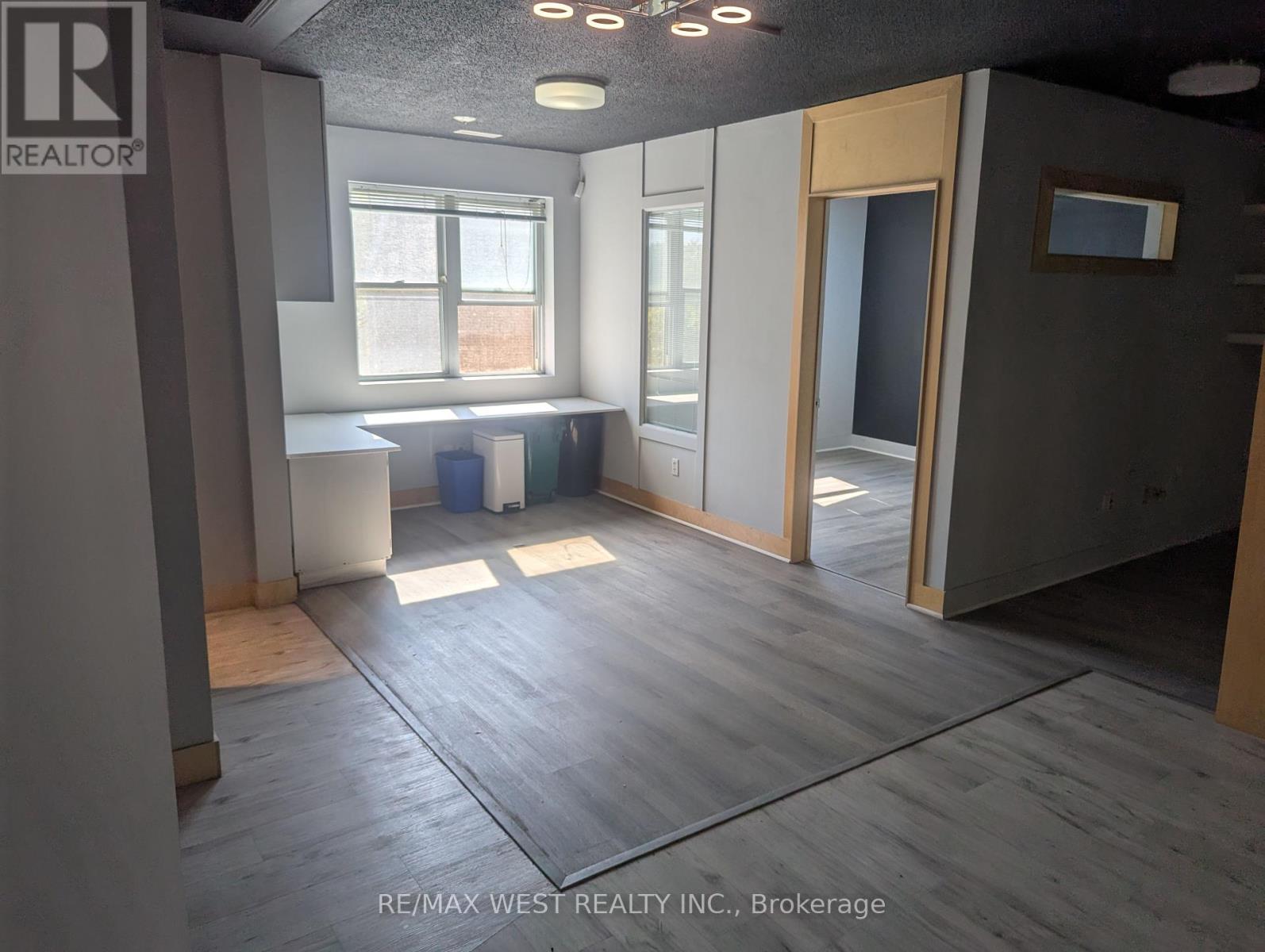 96 Forsythe Street, Oakville, Ontario  L6K 1C5 - Photo 12 - W12400524