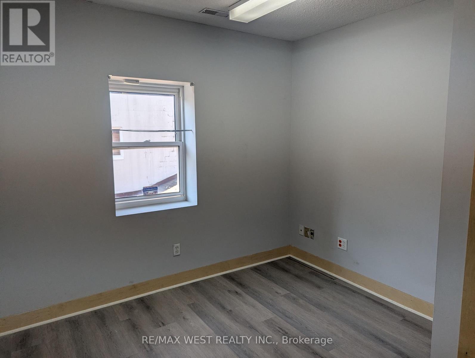 96 Forsythe Street, Oakville, Ontario  L6K 1C5 - Photo 9 - W12400524