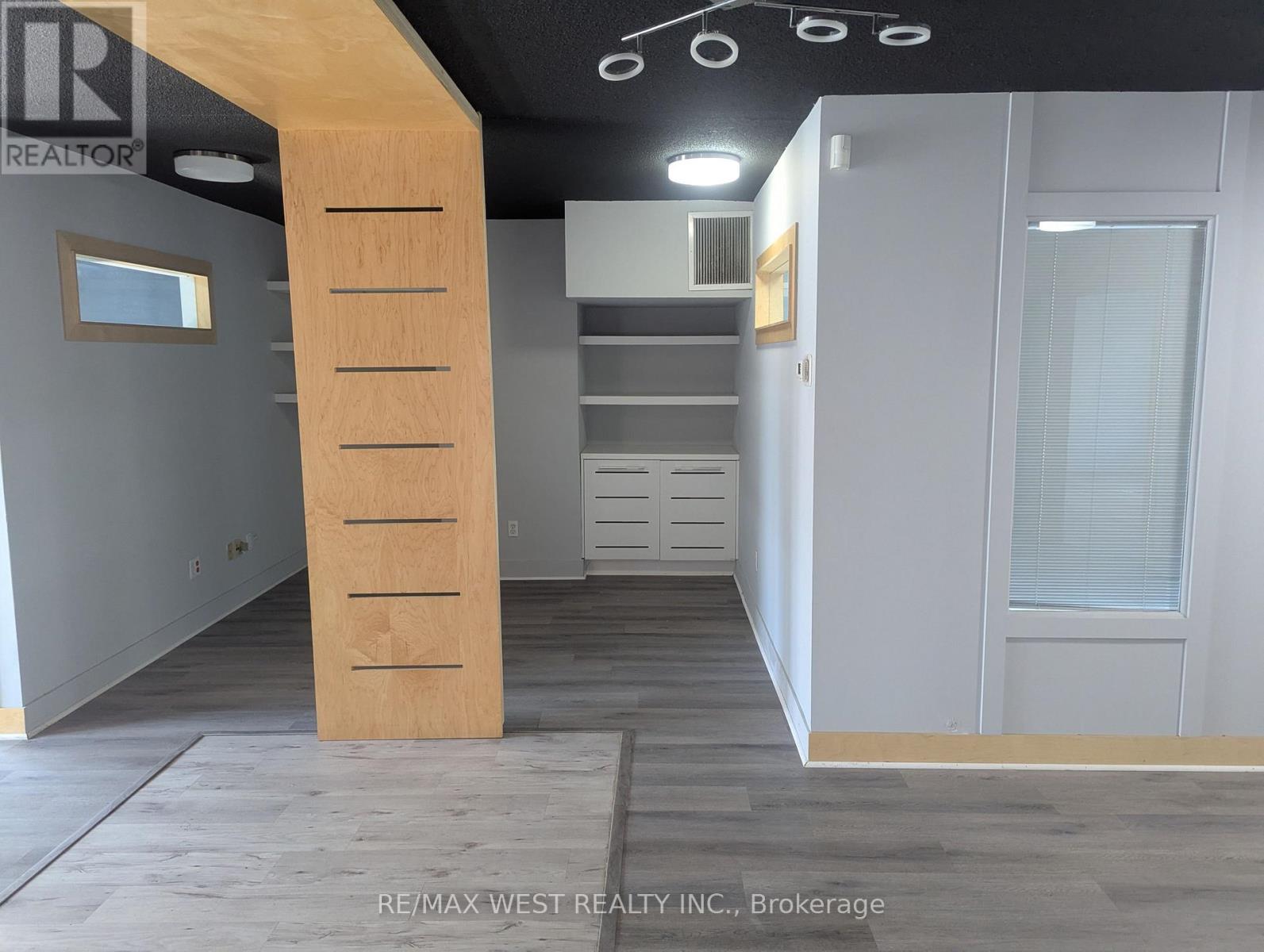 96 Forsythe Street, Oakville, Ontario  L6K 1C5 - Photo 11 - W12400524