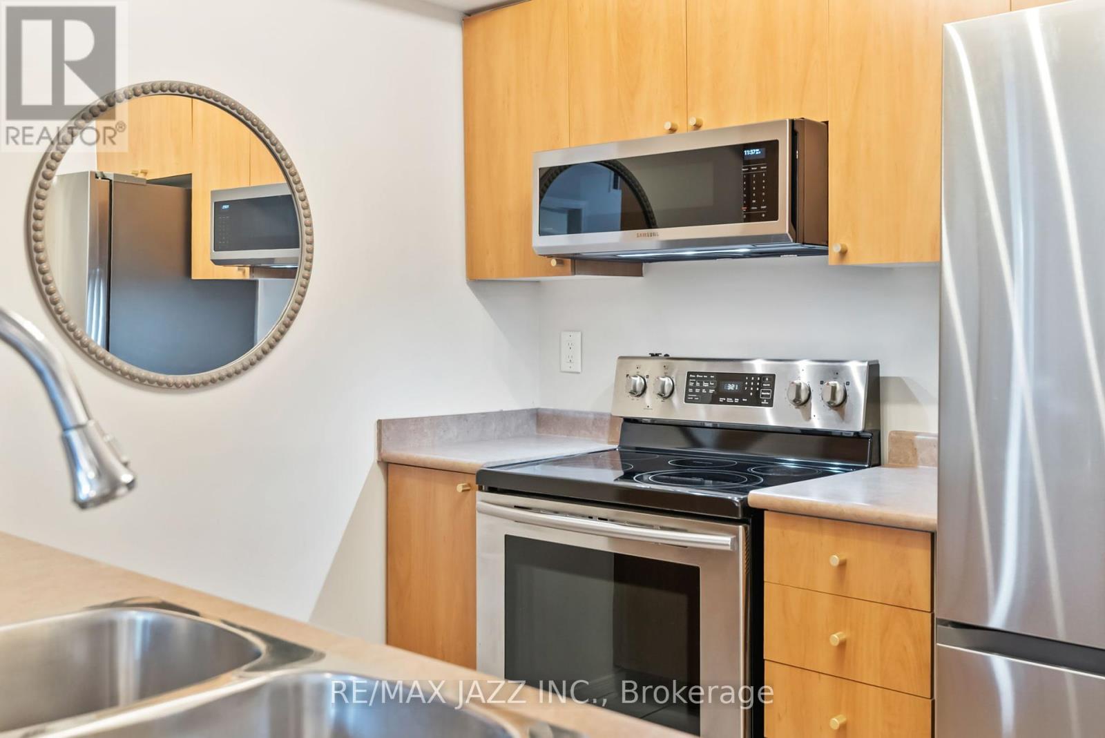 1 - 51 Petra Way, Whitby, Ontario  L1R 0A8 - Photo 11 - E12400783